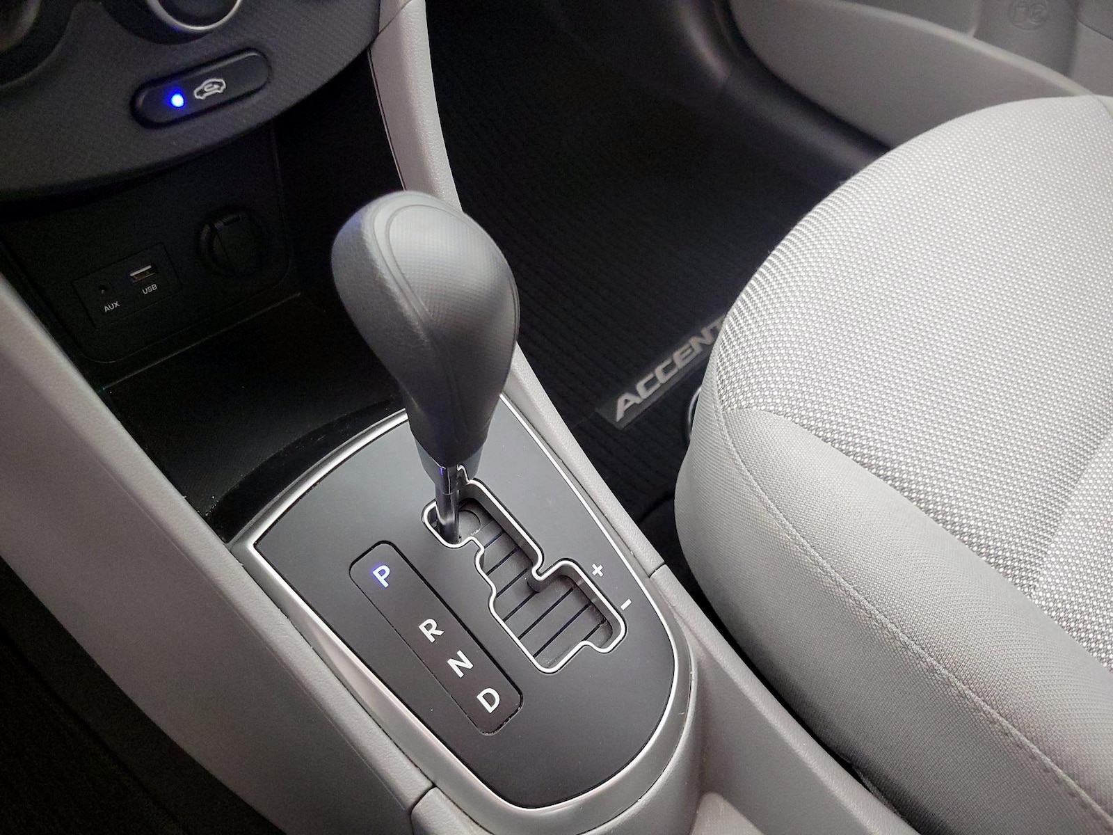 2014 Hyundai Accent GLS - Photo 18