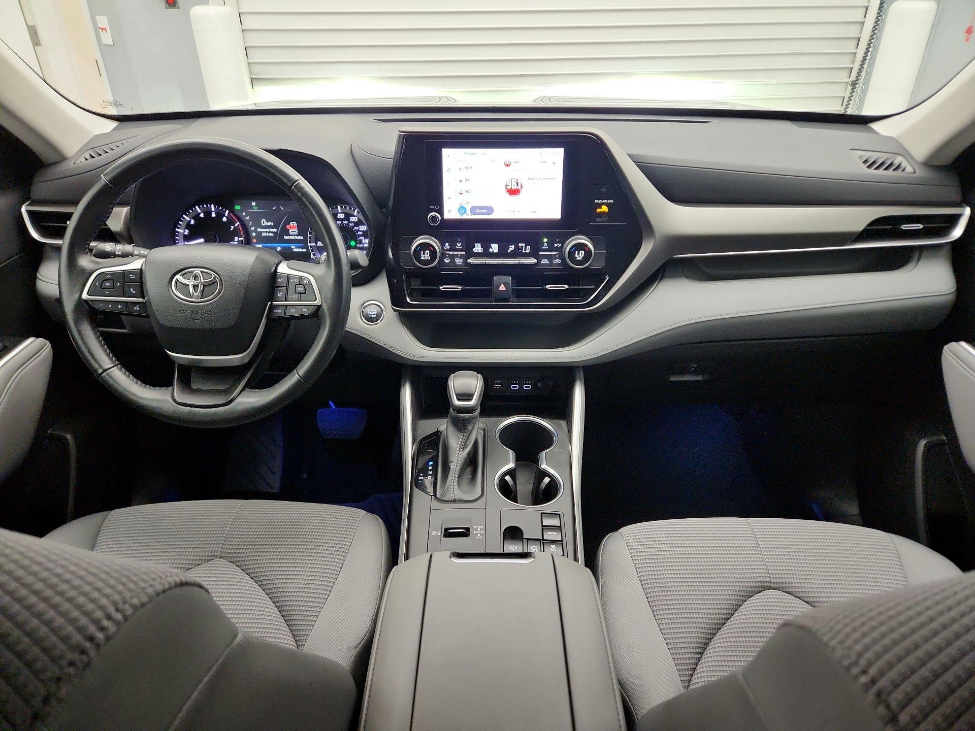 Thumbnail: 2023 Toyota Highlander - 9