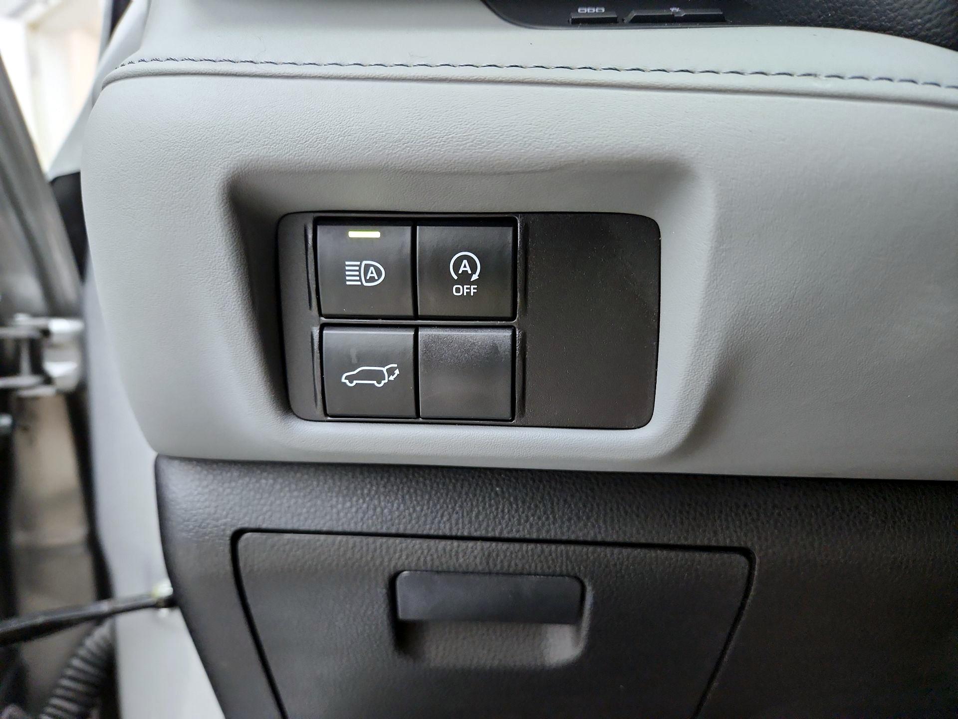 Thumbnail: 2023 Toyota Highlander - 13