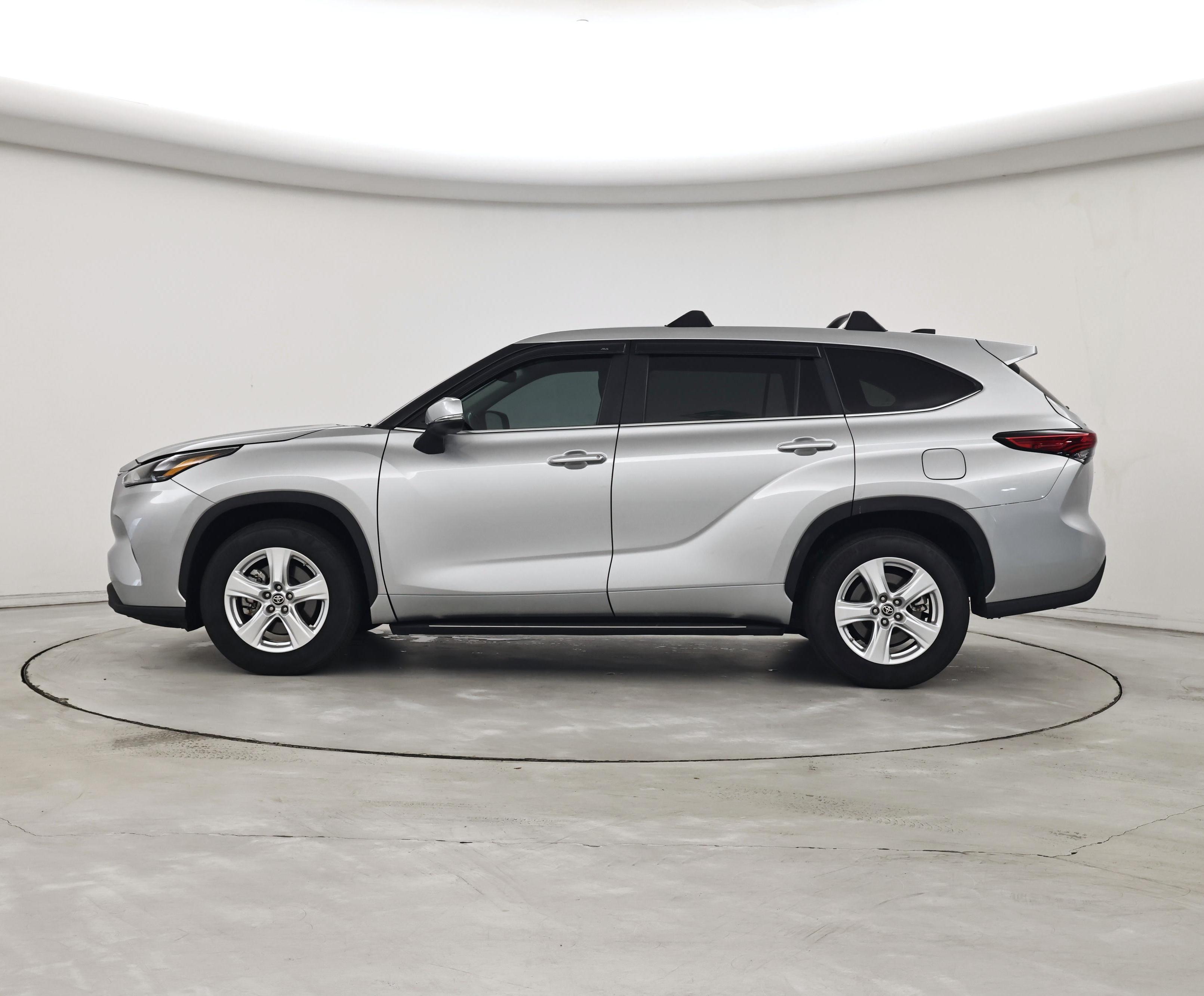 Thumbnail: 2023 Toyota Highlander - 3