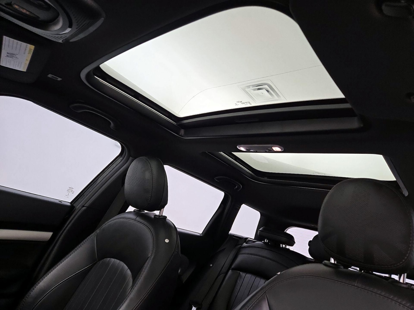 2022 MINI Clubman John Cooper Works - Photo 21