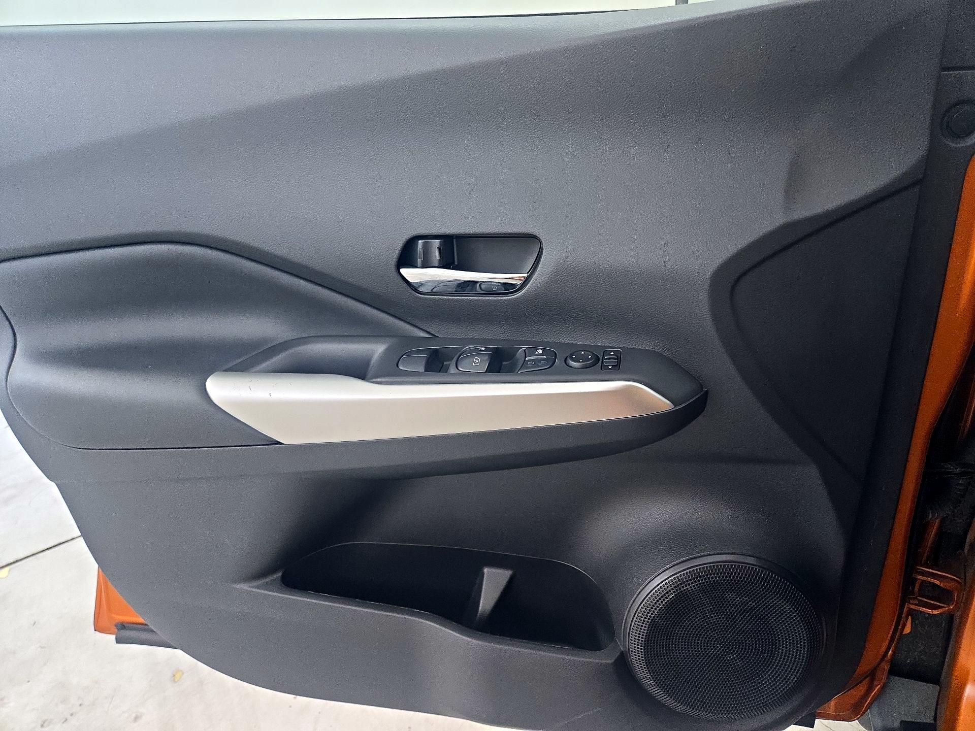 Thumbnail: 2020 Nissan Kicks - 12