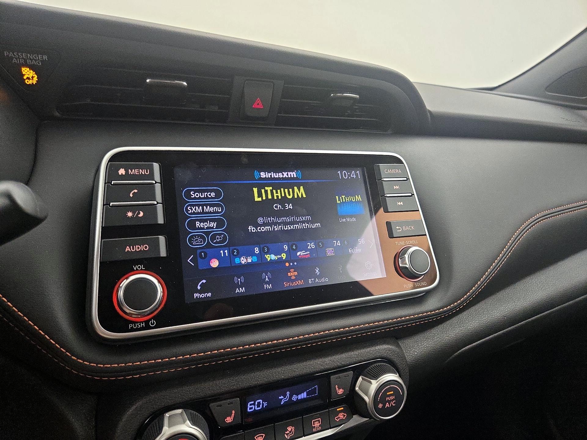 Thumbnail: 2020 Nissan Kicks - 14