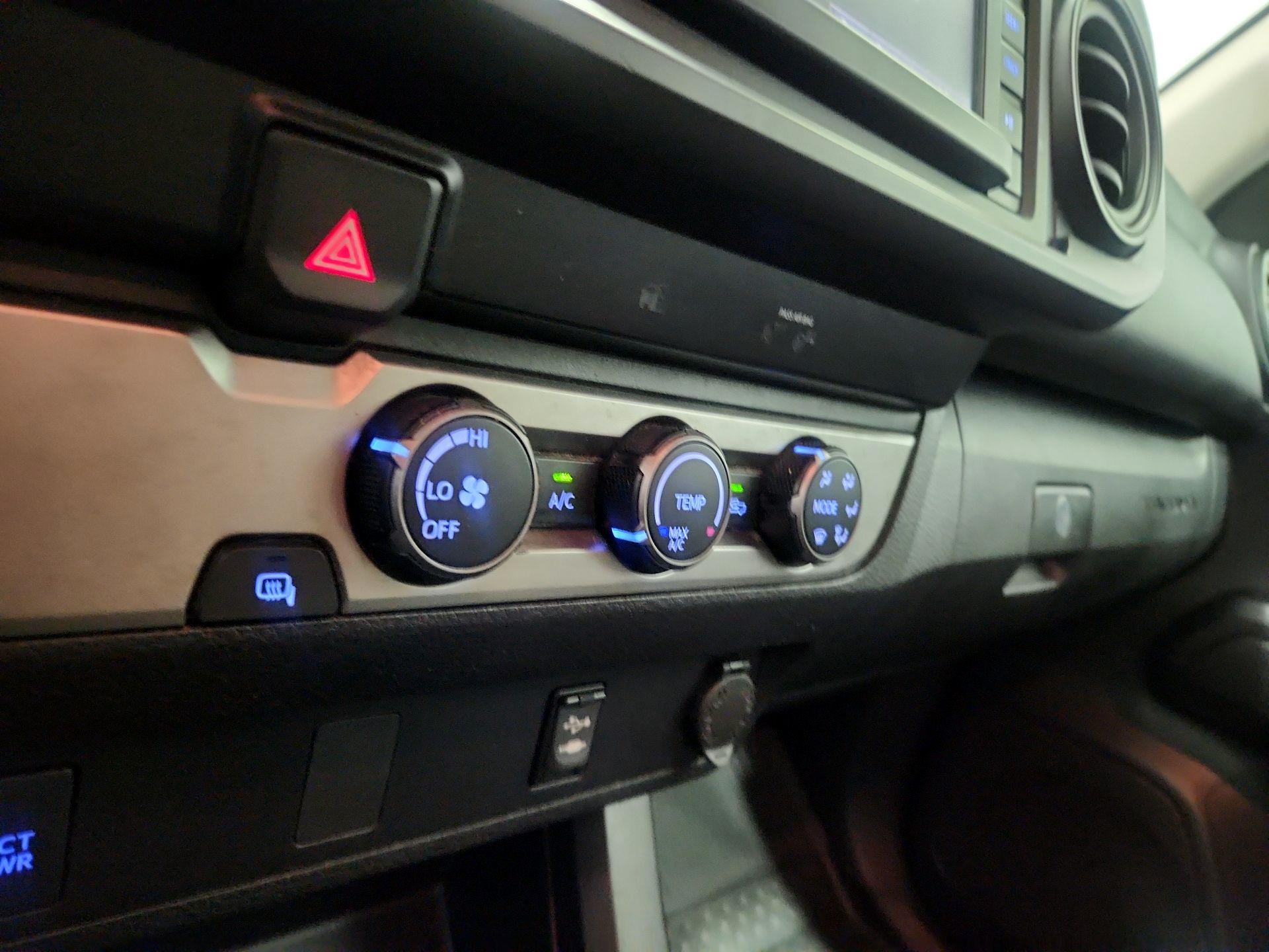 Thumbnail: 2019 Toyota Tacoma - 16
