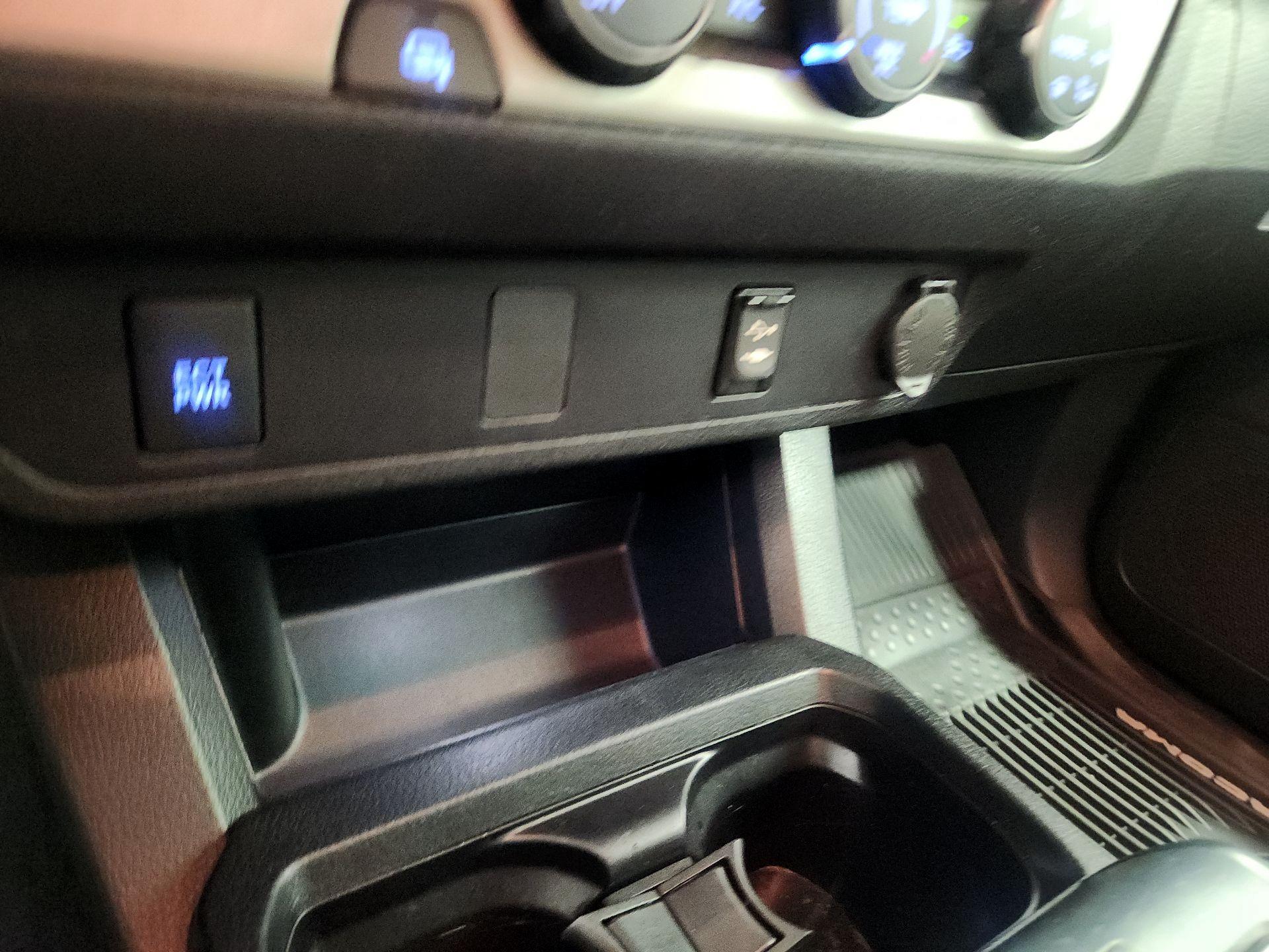 Thumbnail: 2019 Toyota Tacoma - 18