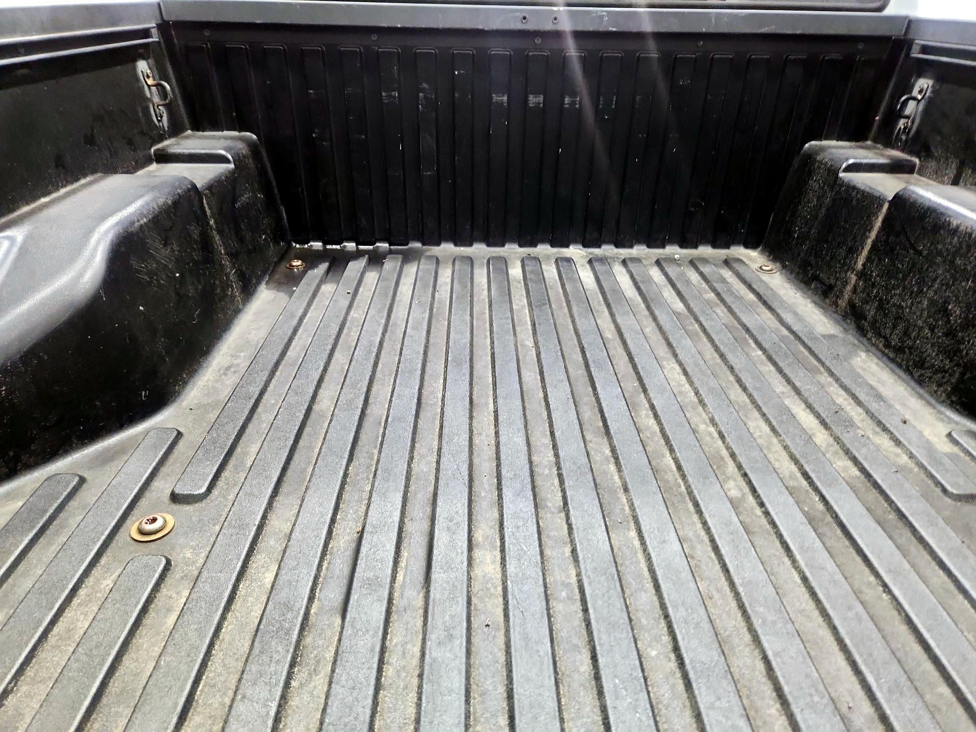 Thumbnail: 2019 Toyota Tacoma - 20