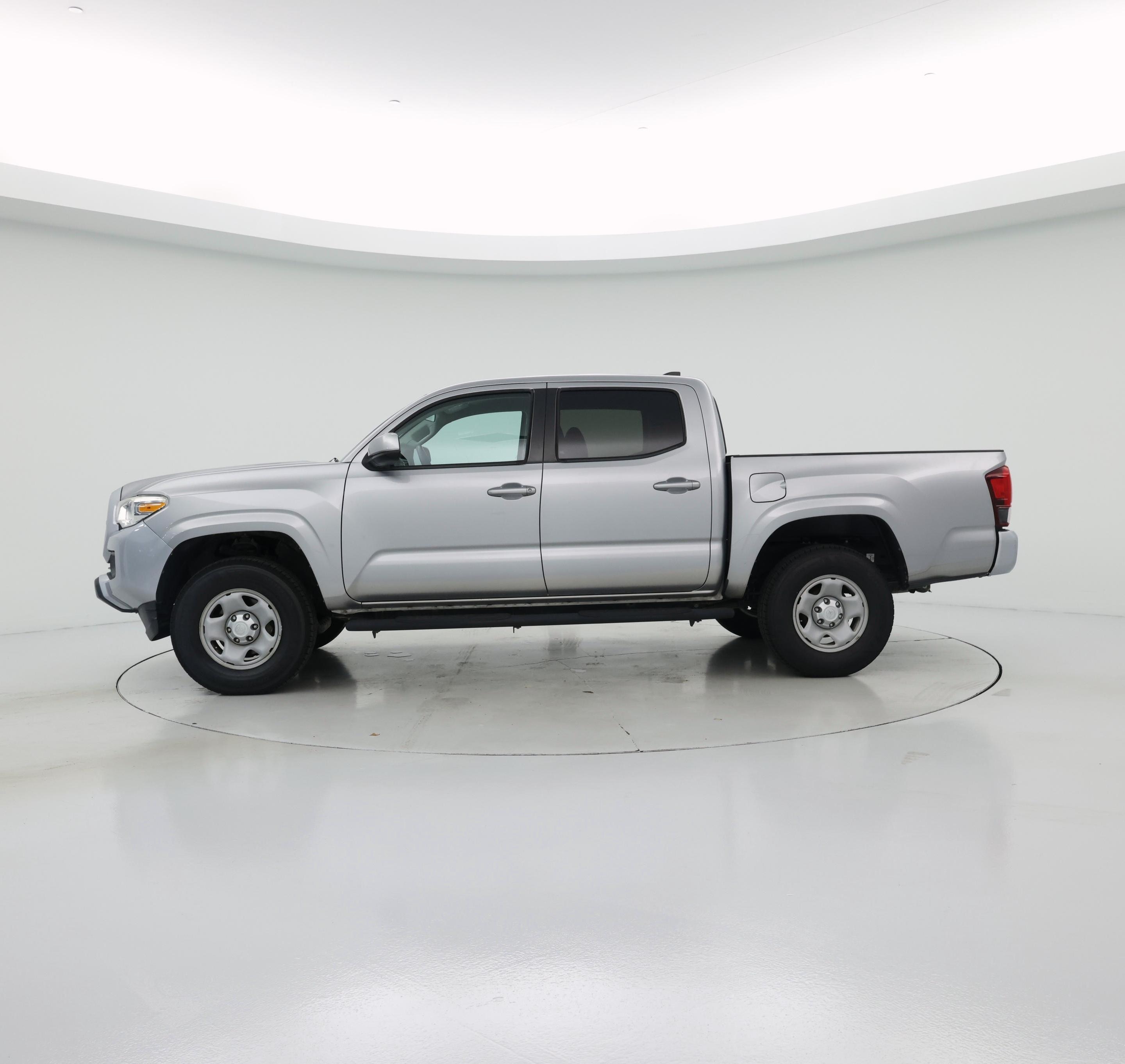 Thumbnail: 2019 Toyota Tacoma - 3