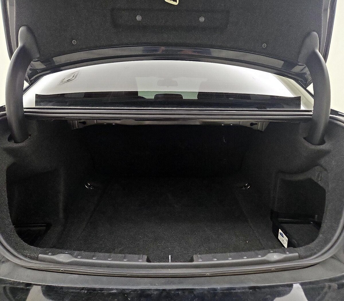 Trunk/Cargo (Seats Up)