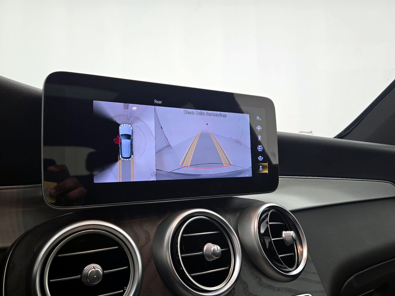 2021 Mercedes-Benz GLC GLC300 - Photo 15