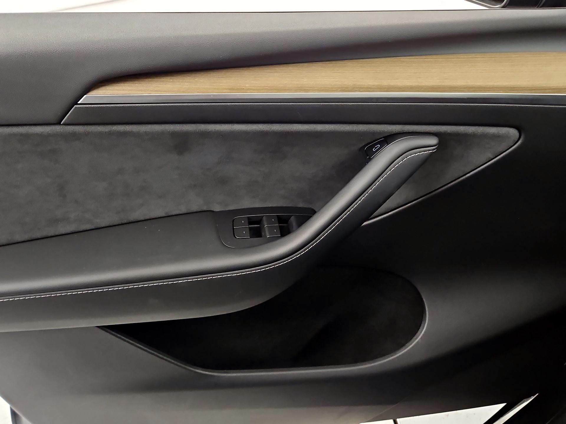 Thumbnail: 2023 Tesla Model Y - 10