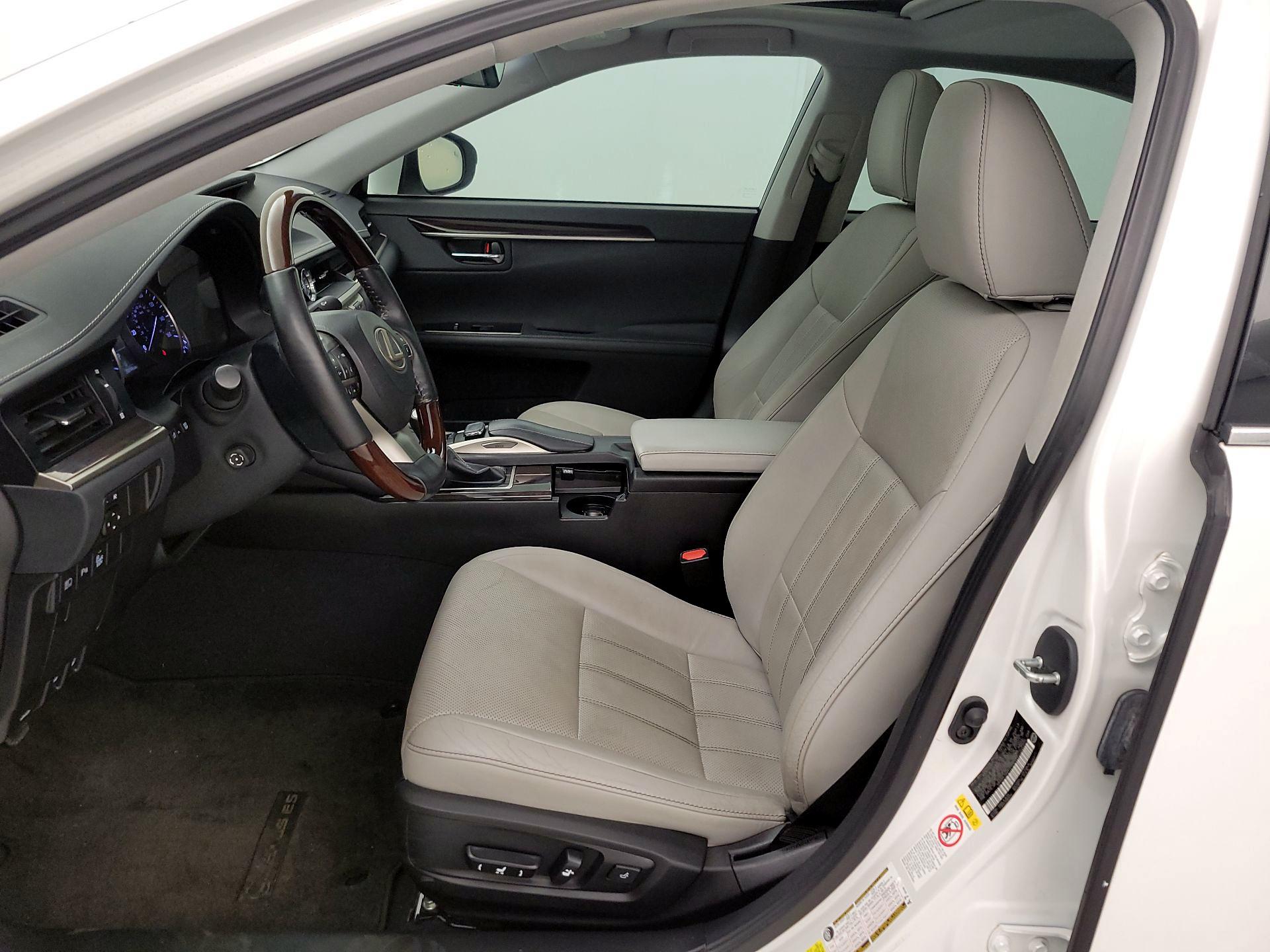 Thumbnail: 2018 Lexus ES - 11