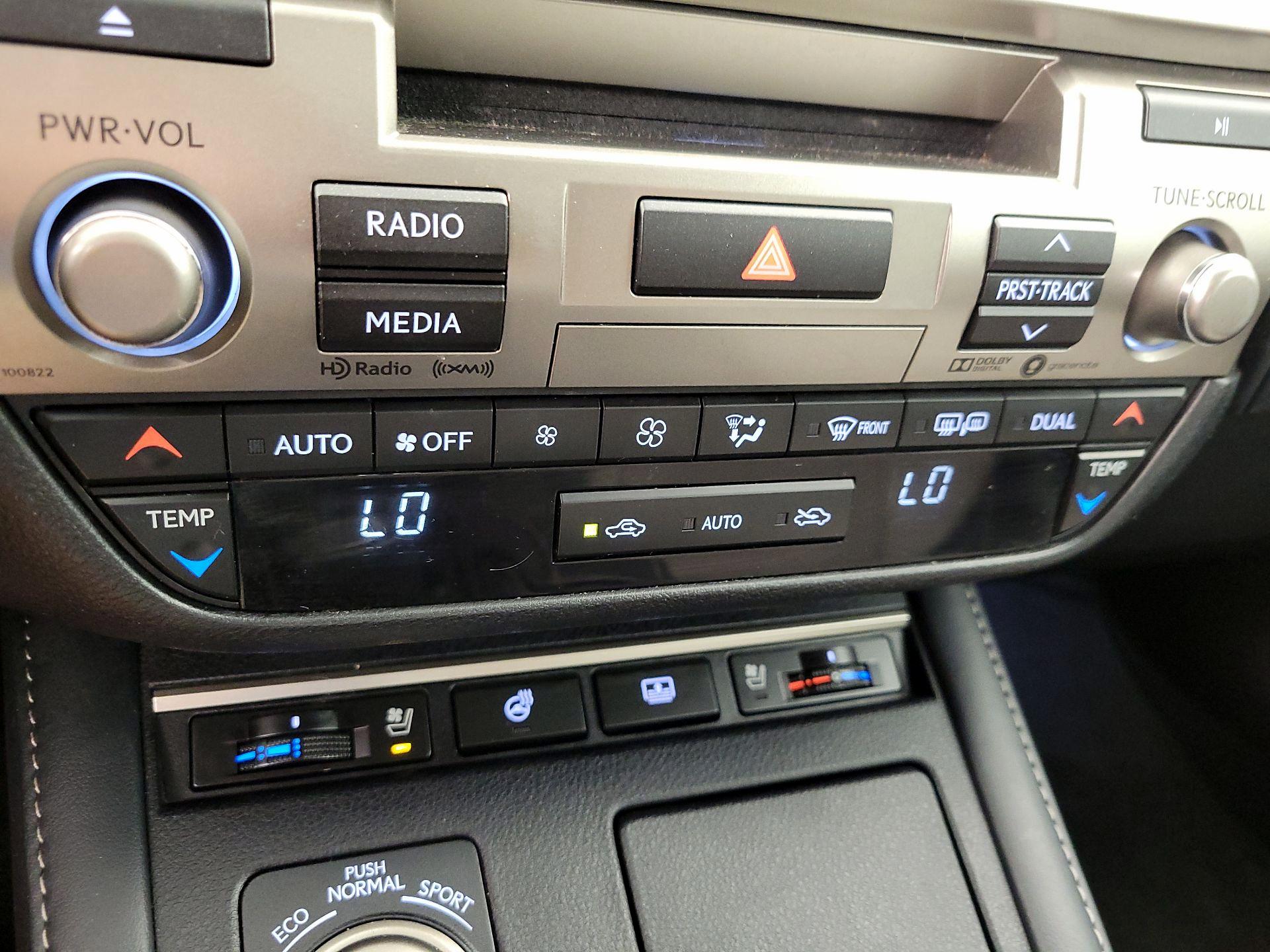 Thumbnail: 2018 Lexus ES - 17