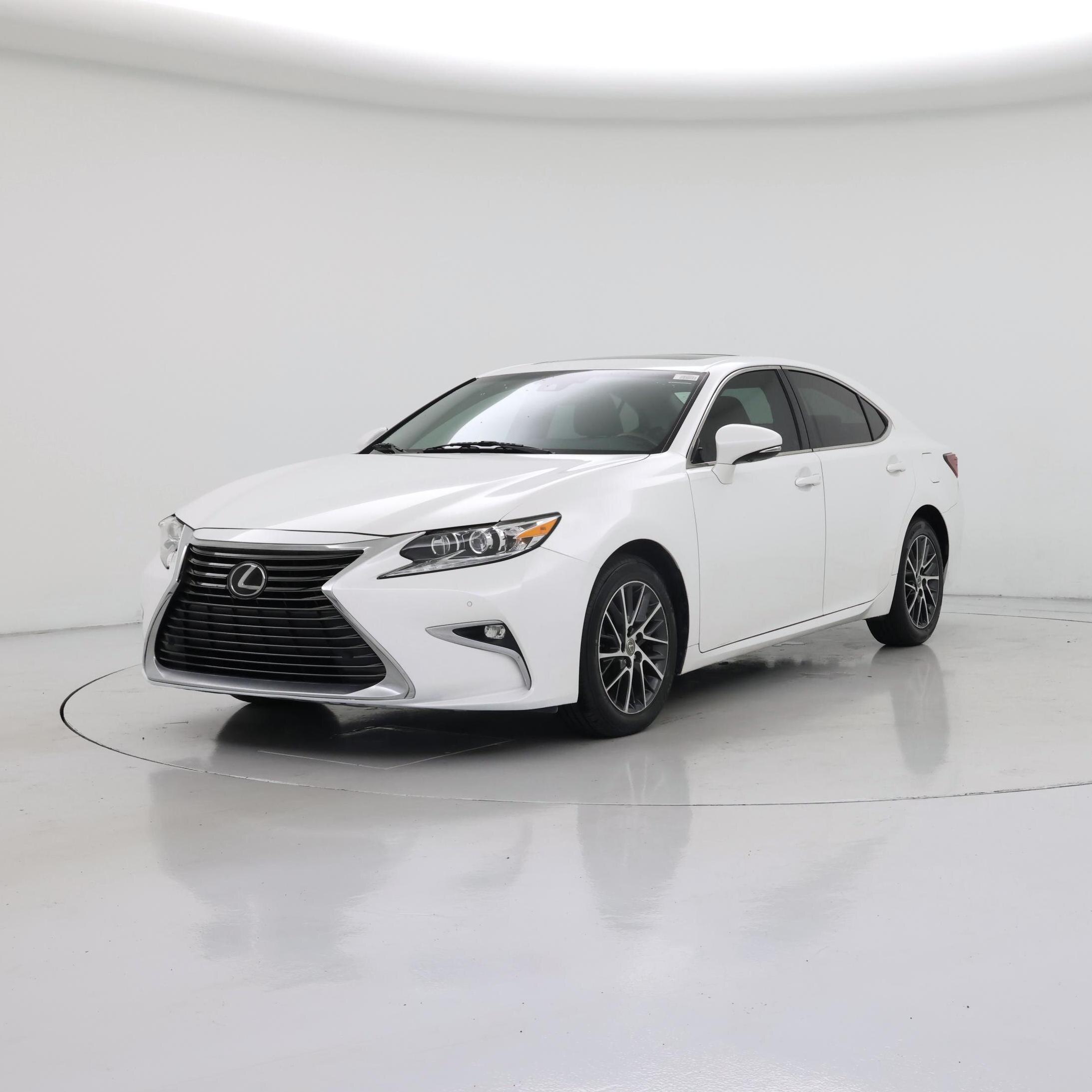 Thumbnail: 2018 Lexus ES - 4