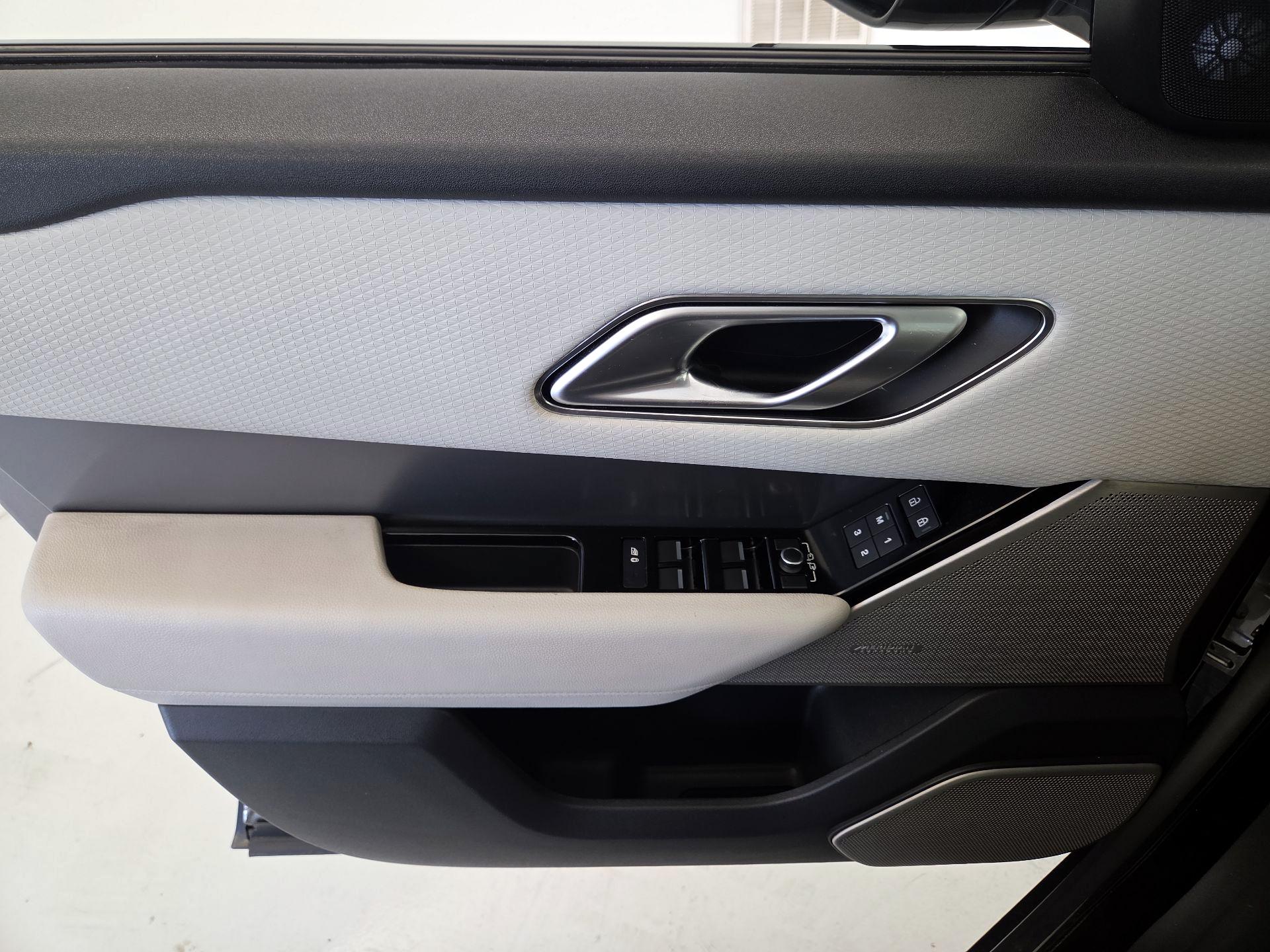 Thumbnail: 2021 Land Rover Range Rover Velar - 12