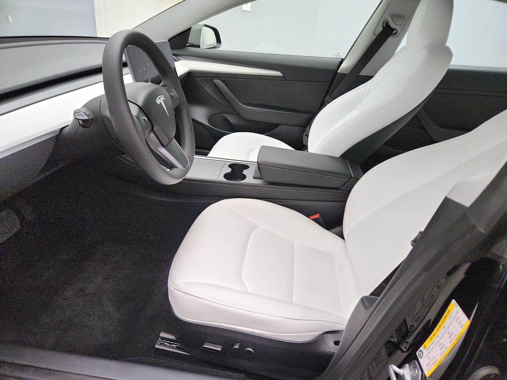 Thumbnail: 2023 Tesla Model 3 - 11
