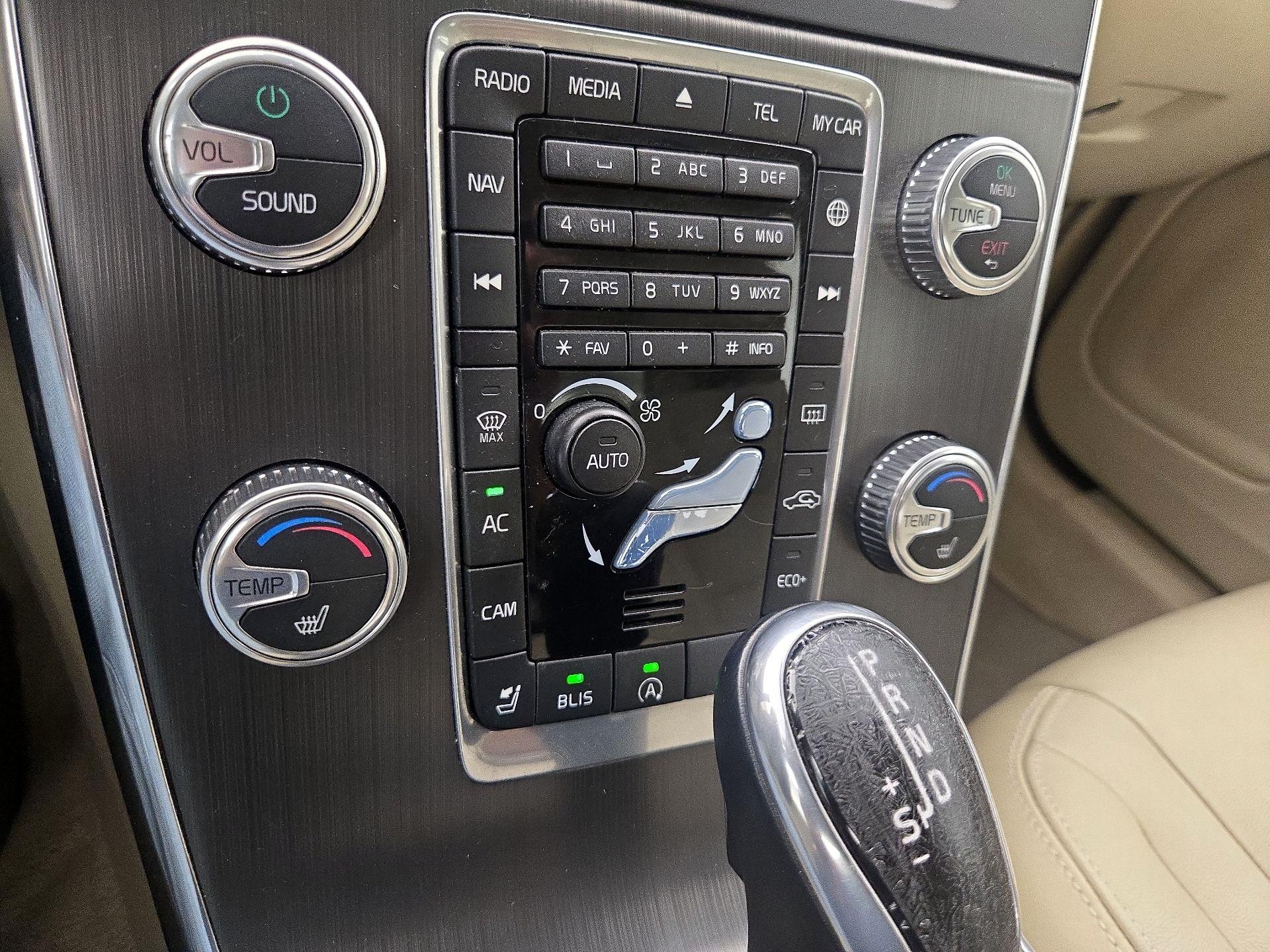 Thumbnail: 2015 Volvo S60 - 16