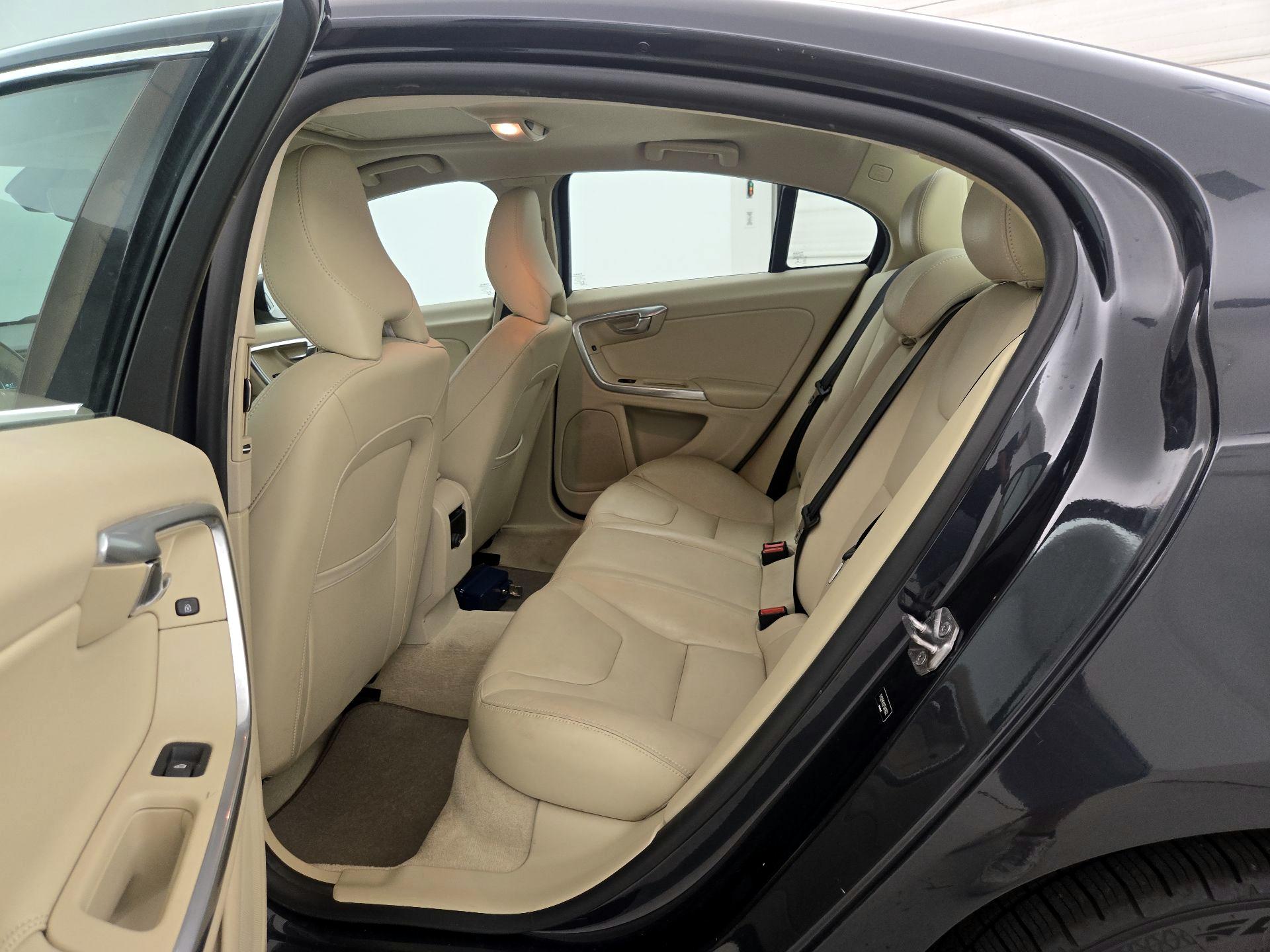 Thumbnail: 2015 Volvo S60 - 20
