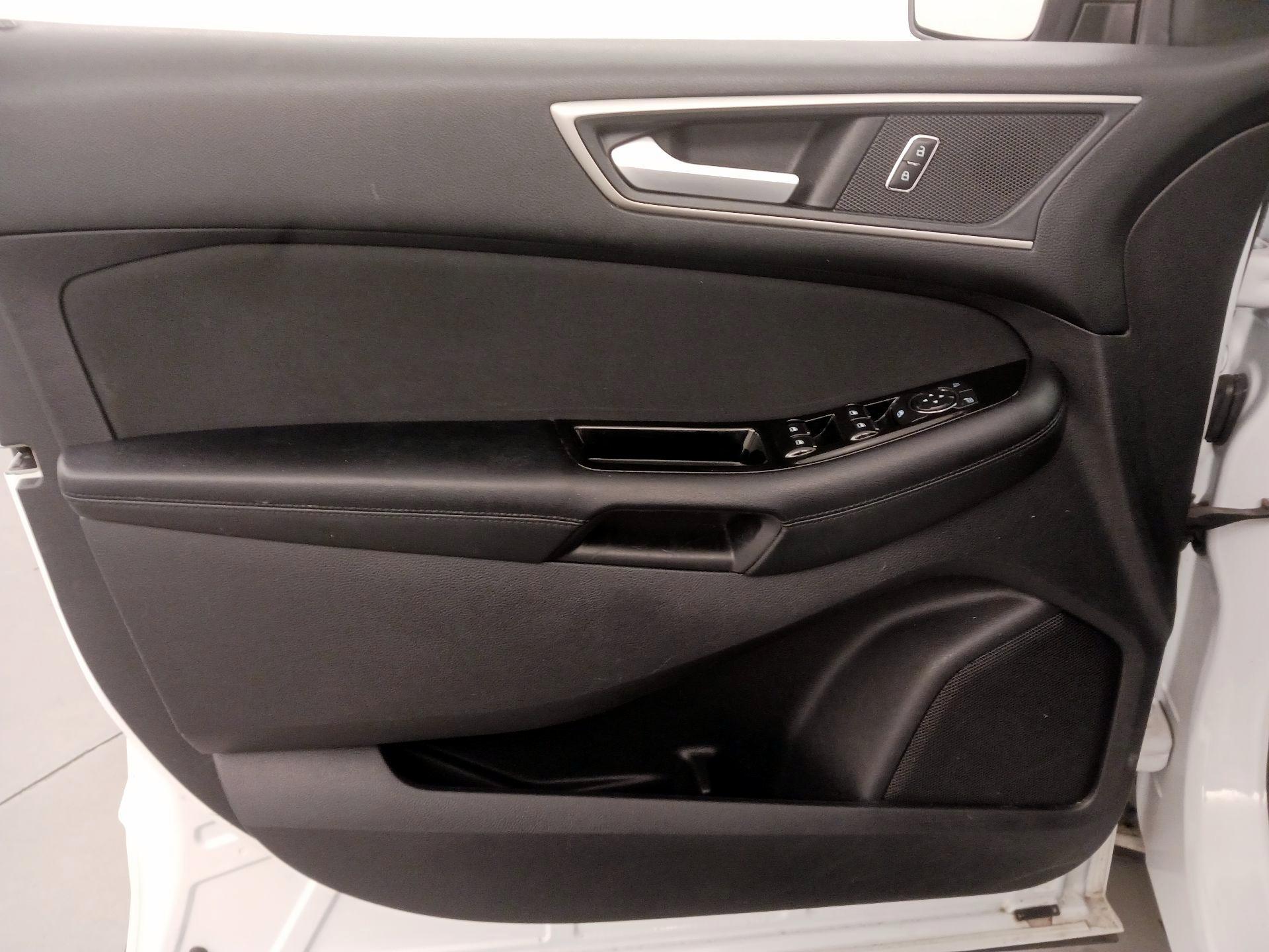 Thumbnail: 2018 Ford Edge - 12