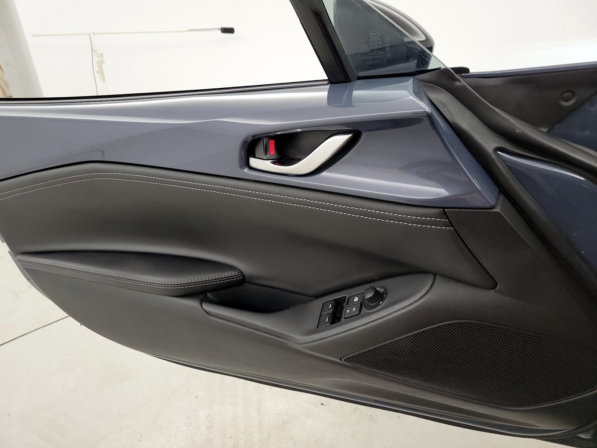 Thumbnail: 2021 Mazda MX-5 Miata - 12
