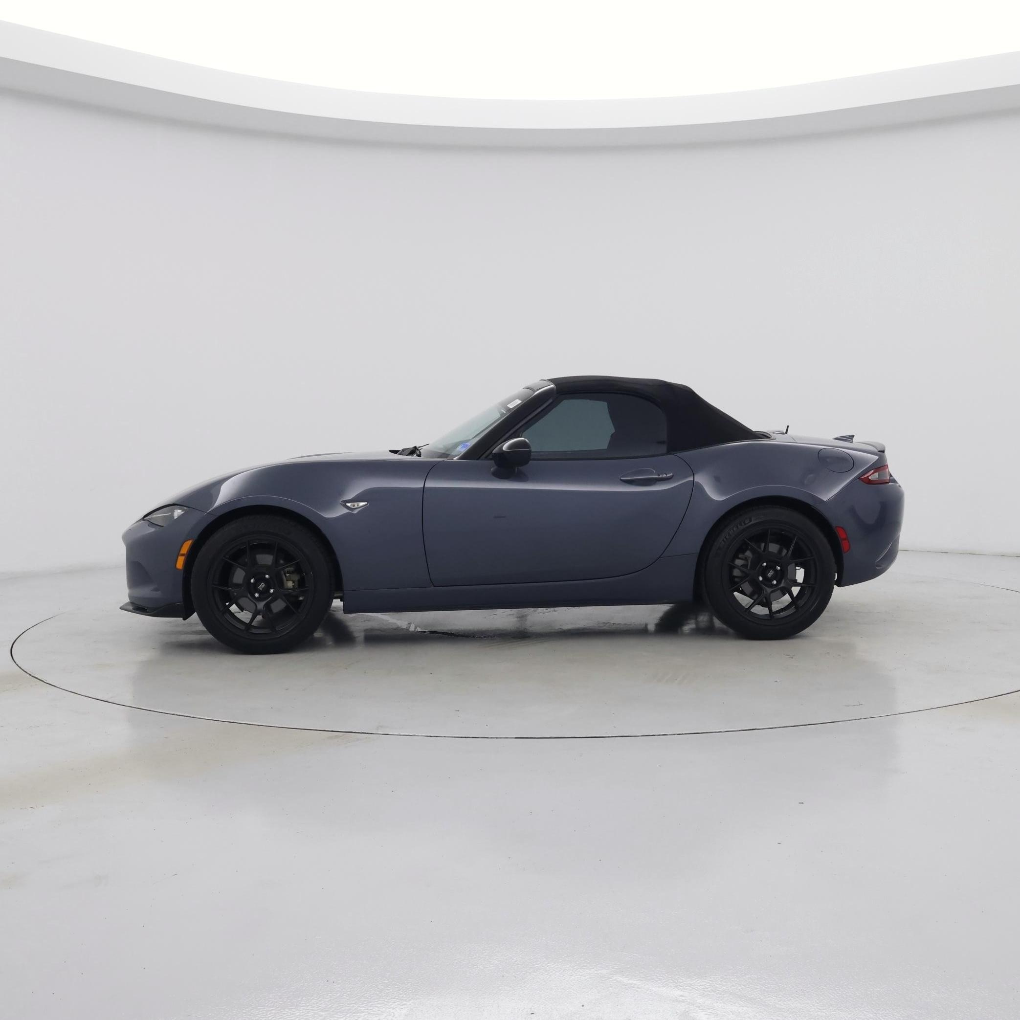 Thumbnail: 2021 Mazda MX-5 Miata - 3