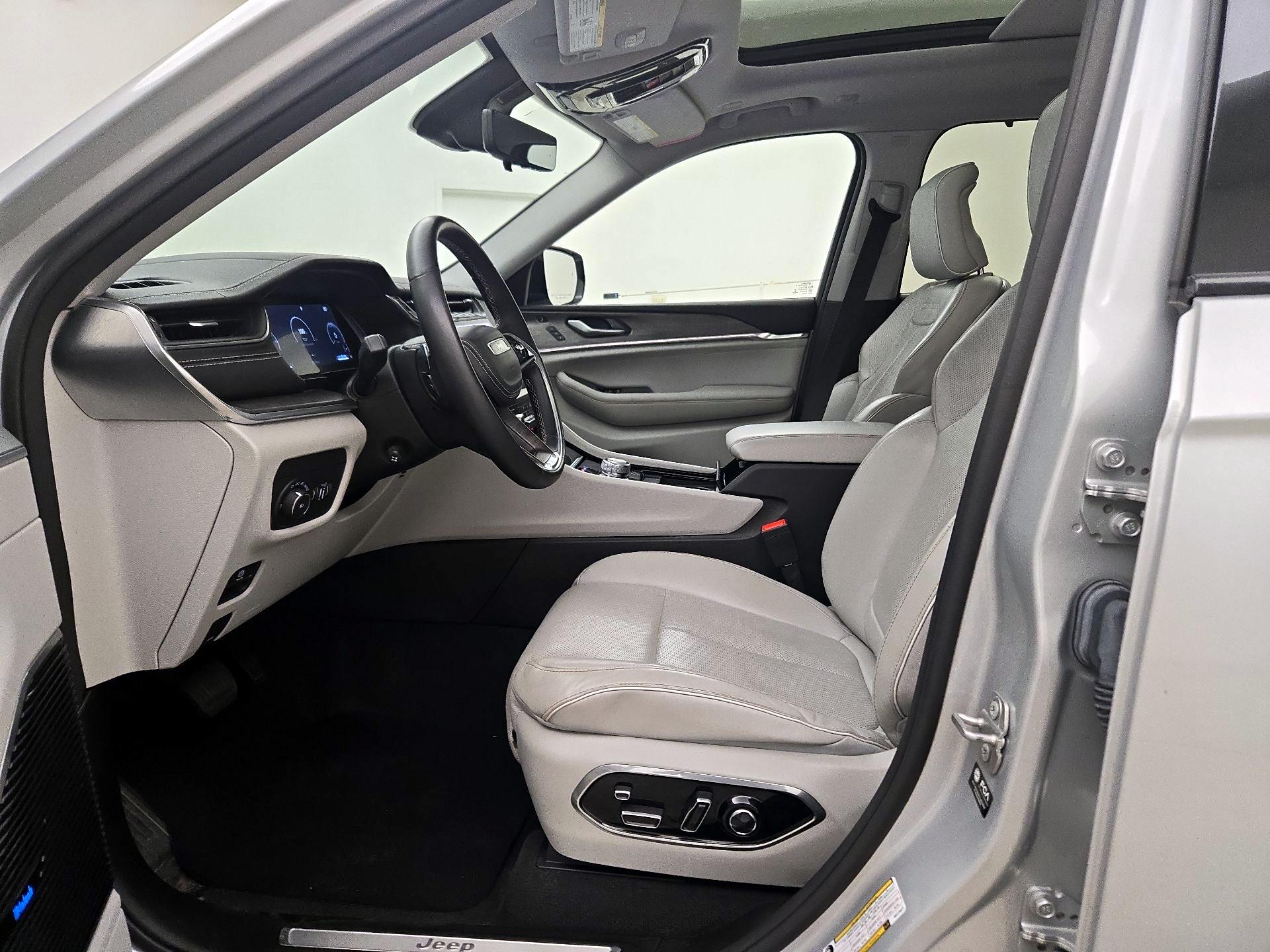 Thumbnail: 2021 Jeep Grand Cherokee L - 11