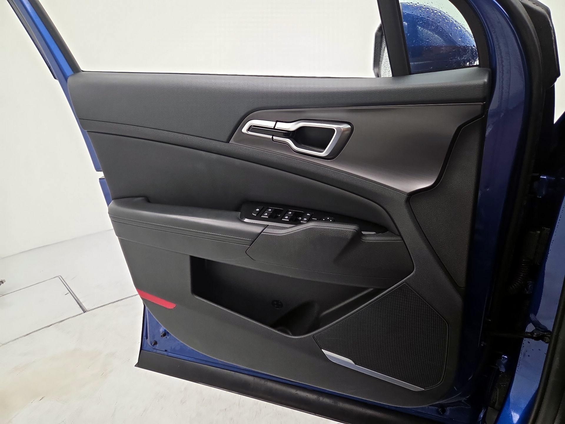 Thumbnail: 2023 Kia Sportage - 12