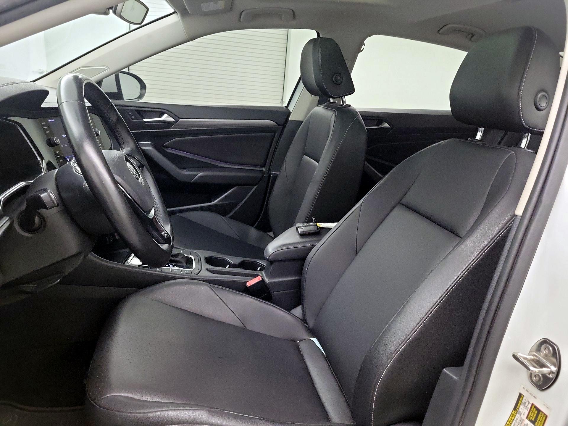 Thumbnail: 2019 Volkswagen Jetta - 11