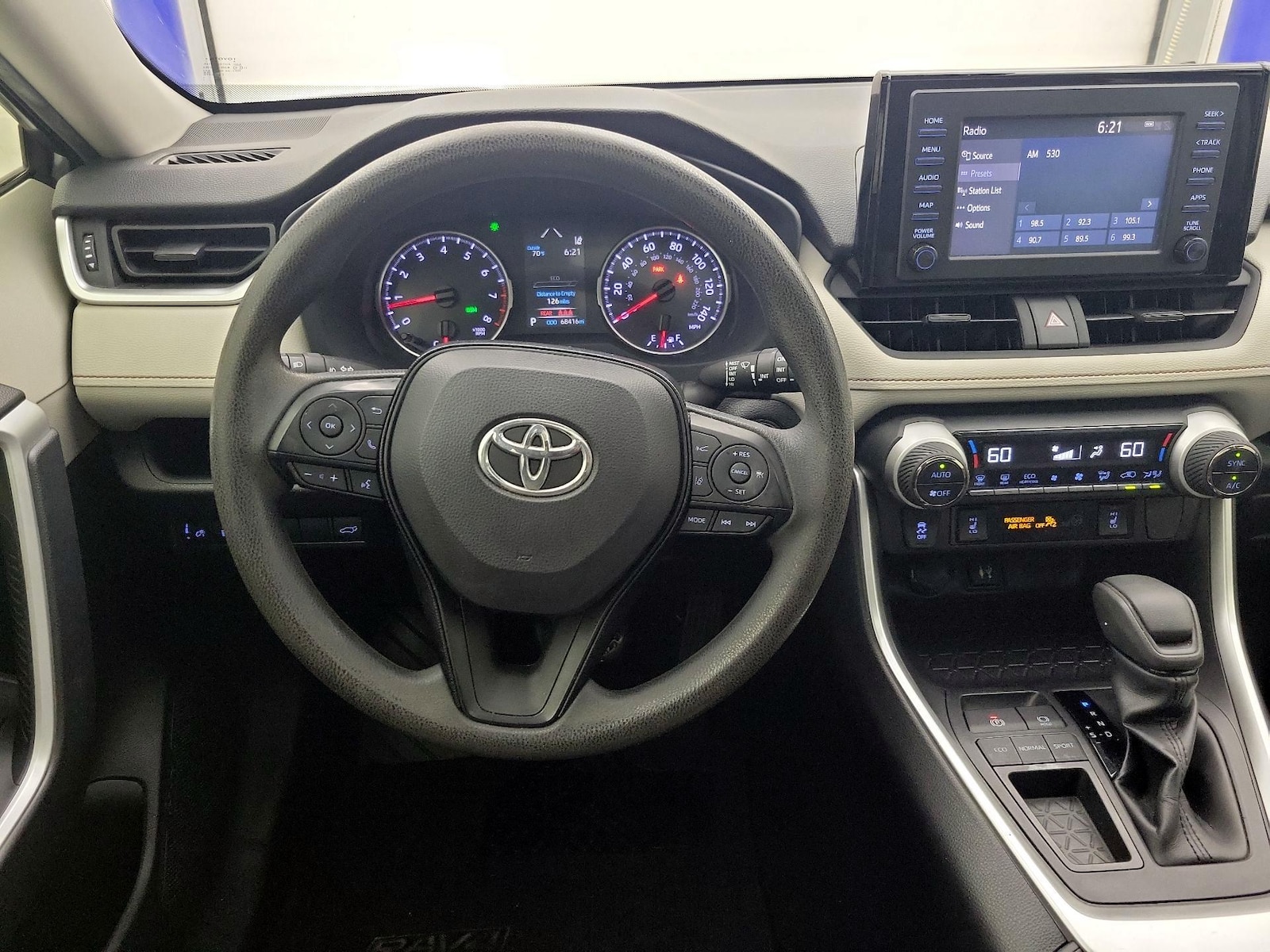 2019 Toyota RAV4 XLE - Photo 11