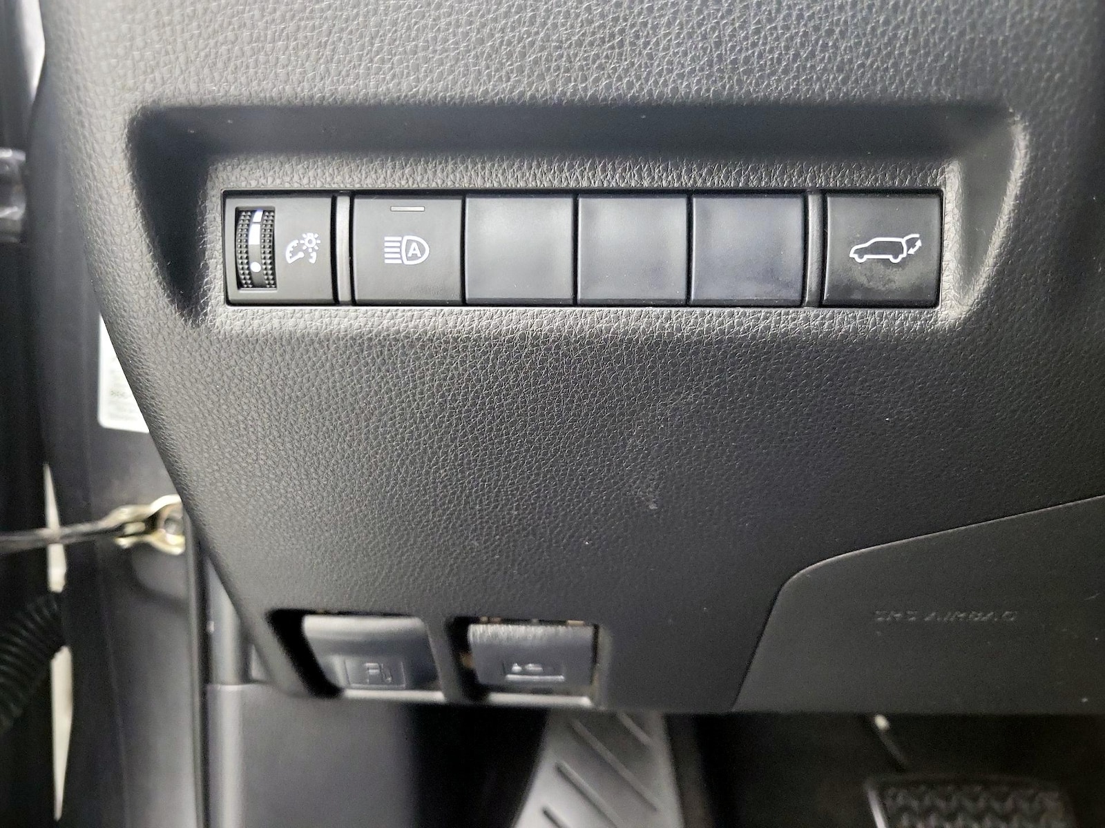 2019 Toyota RAV4 XLE - Photo 14