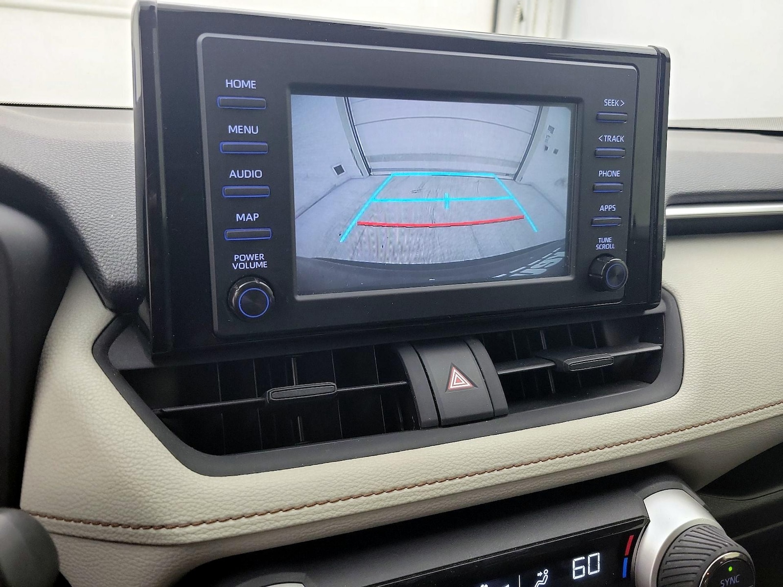 2019 Toyota RAV4 XLE - Photo 15