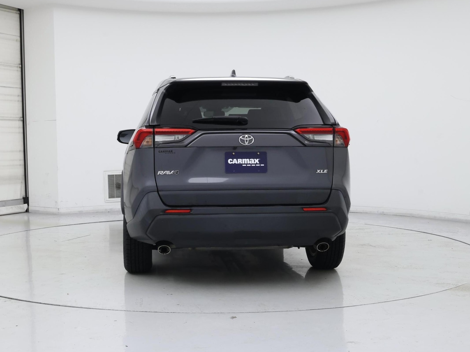 2019 Toyota RAV4 XLE - Photo 7