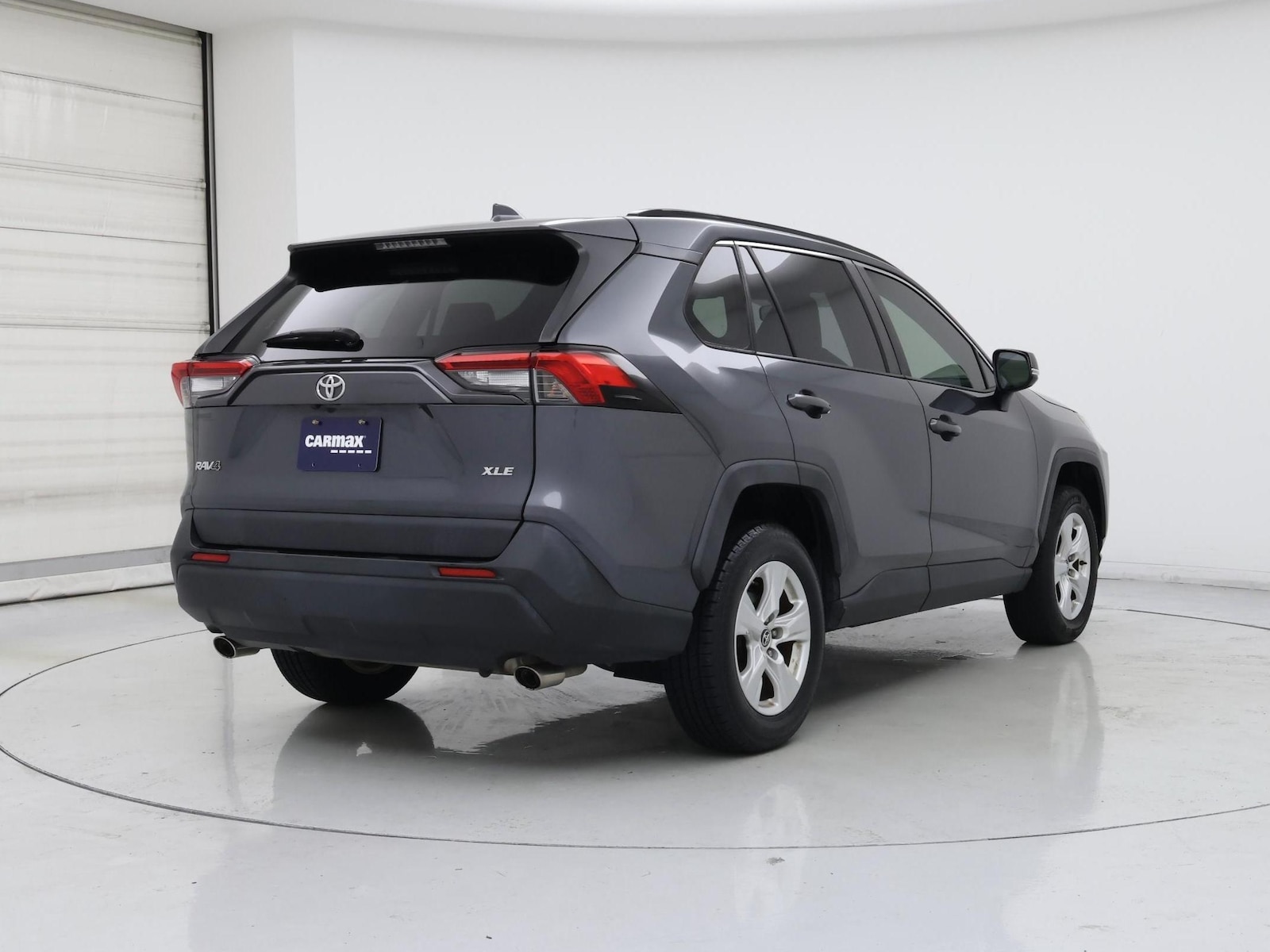 2019 Toyota RAV4 XLE - Photo 9