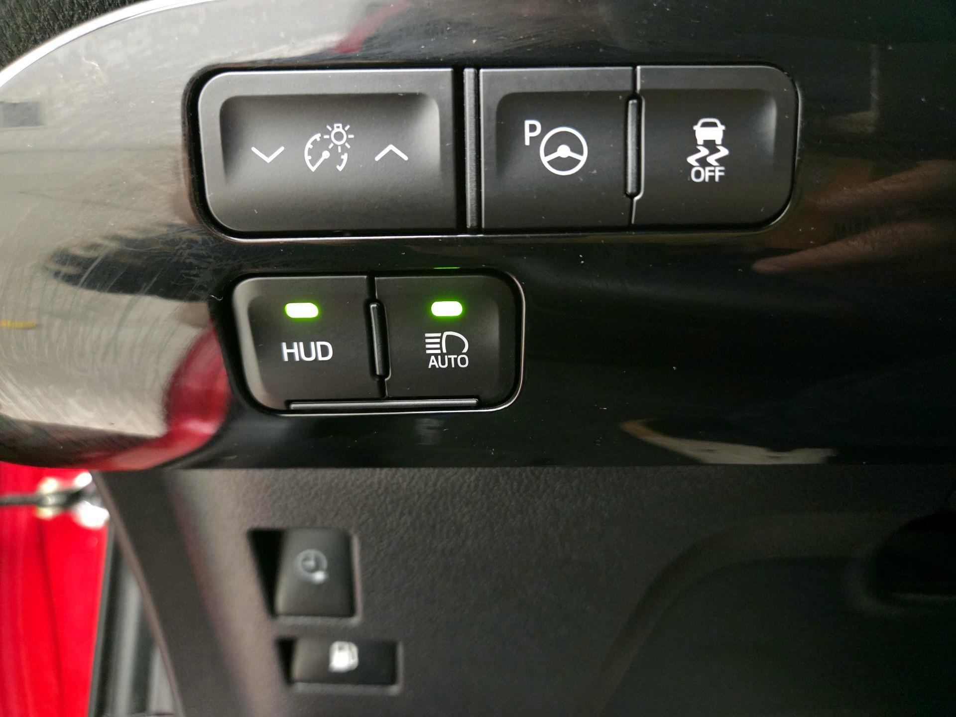 Thumbnail: 2019 Toyota Prius Prime - 13