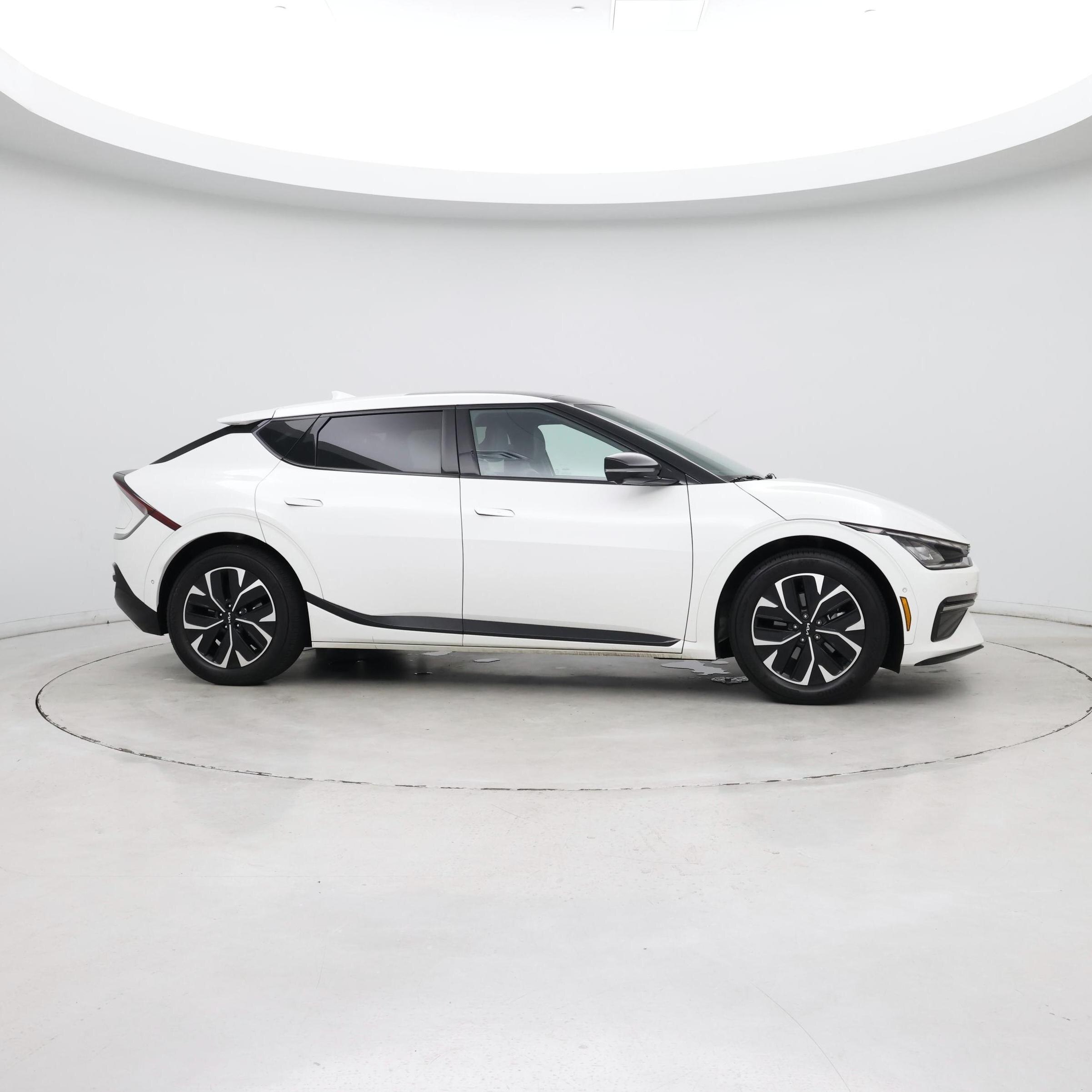 Thumbnail: 2024 Kia EV6 - 8