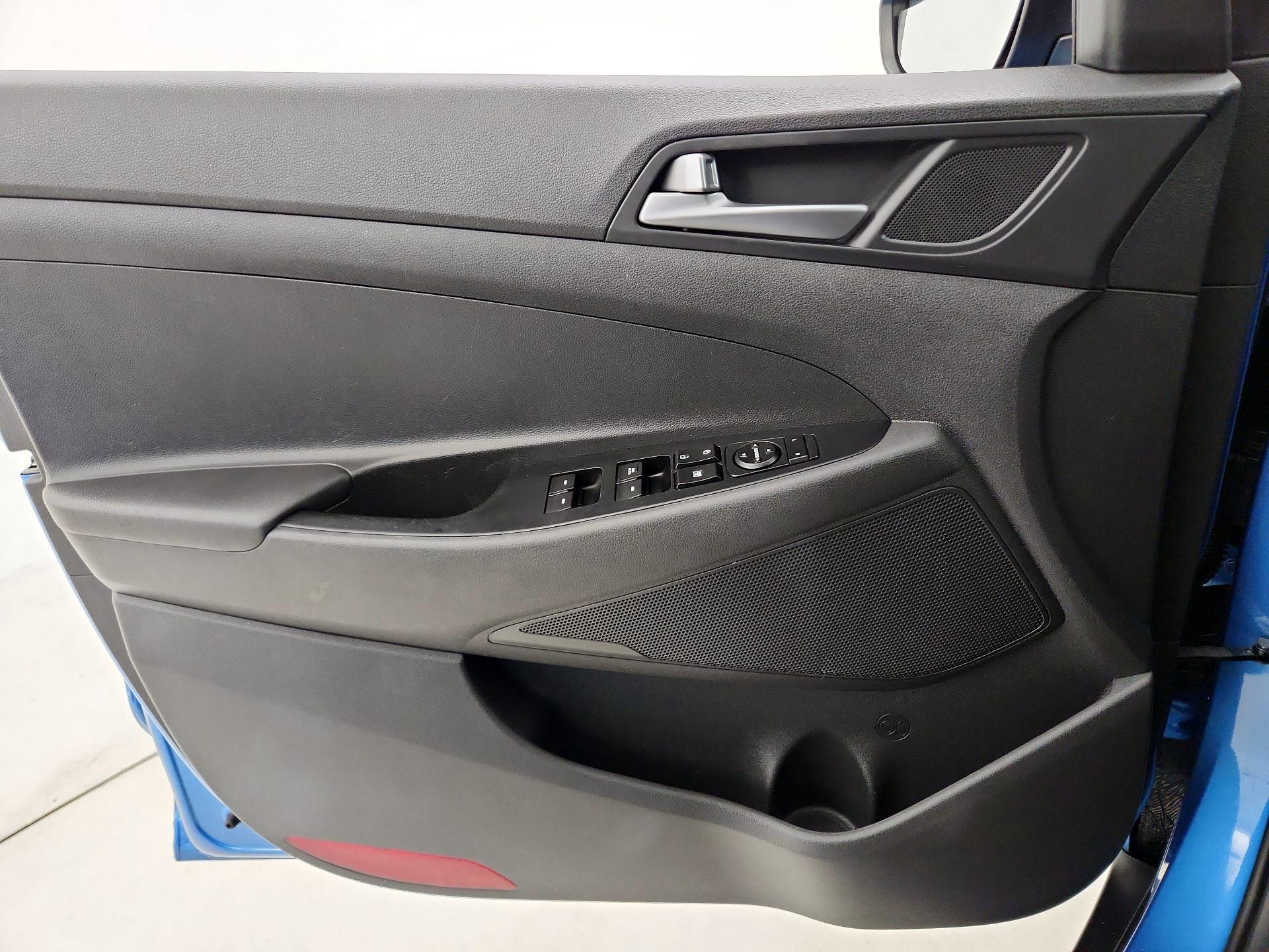 Thumbnail: 2017 Hyundai Tucson - 12
