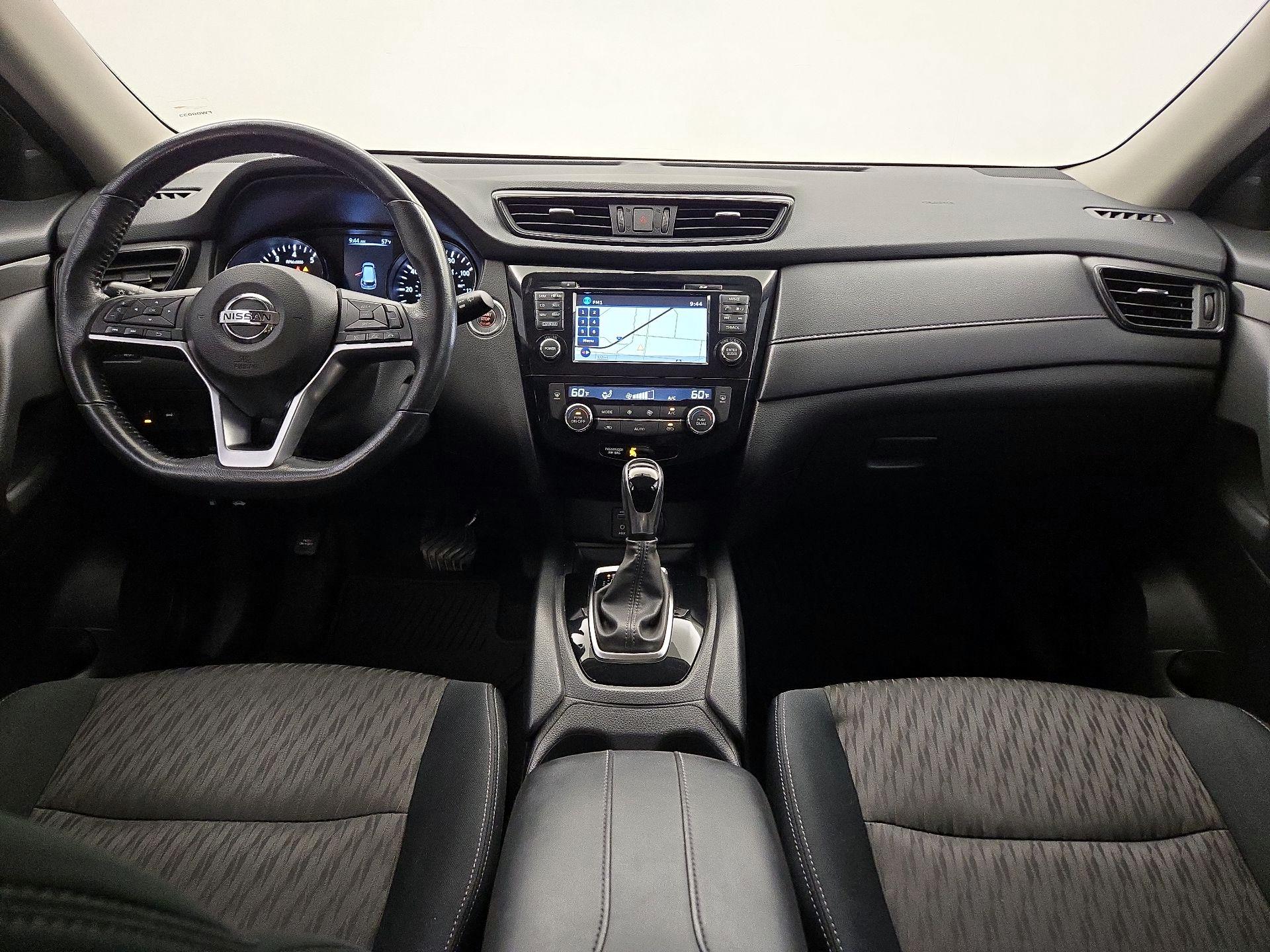 Thumbnail: 2017 Nissan Rogue - 9