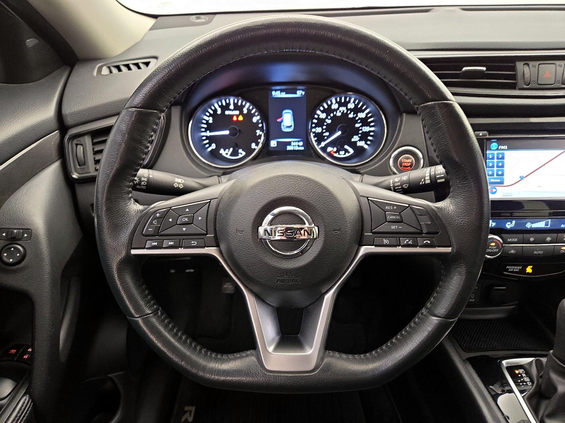 Thumbnail: 2017 Nissan Rogue - 10