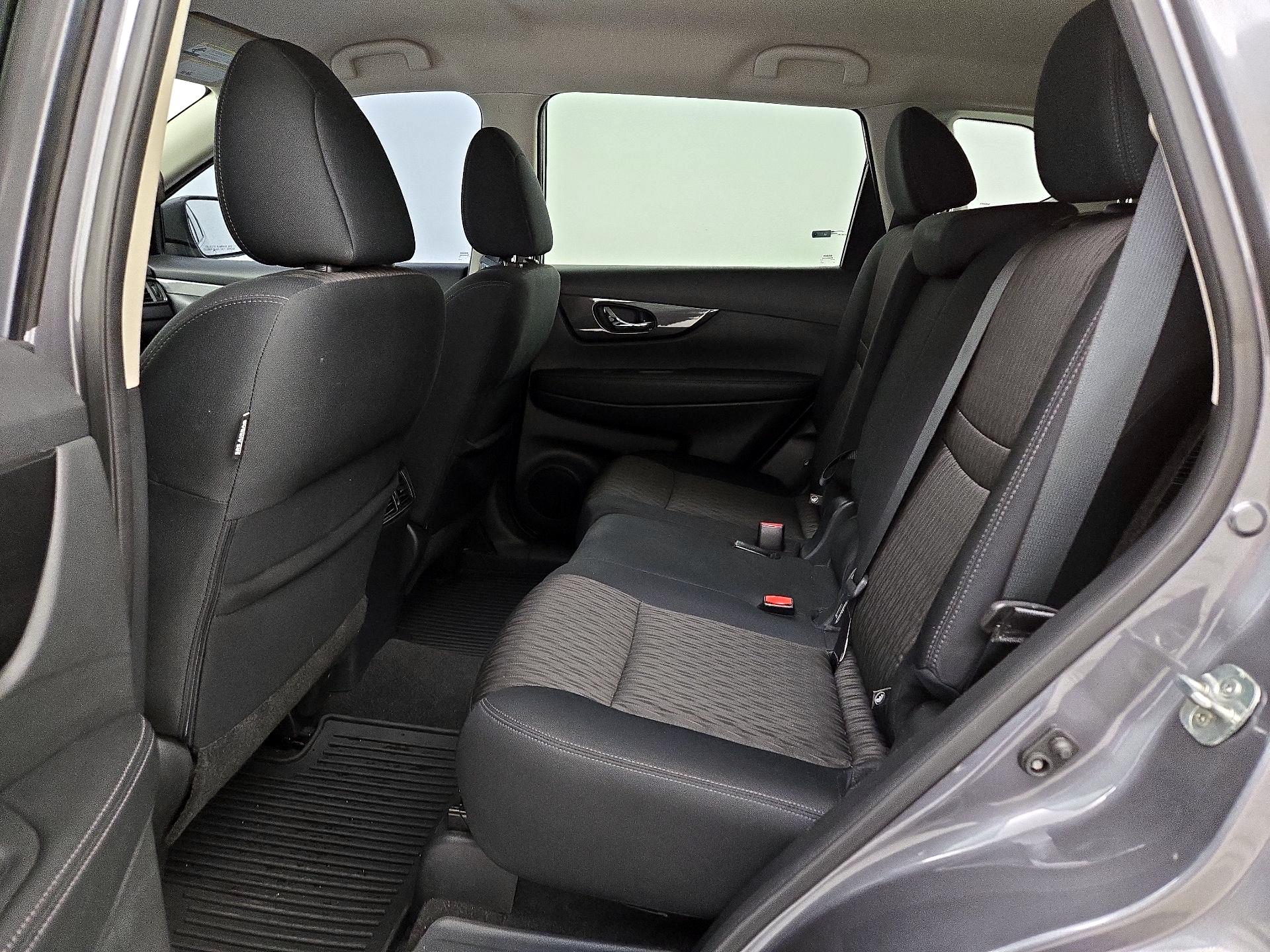 Thumbnail: 2017 Nissan Rogue - 20