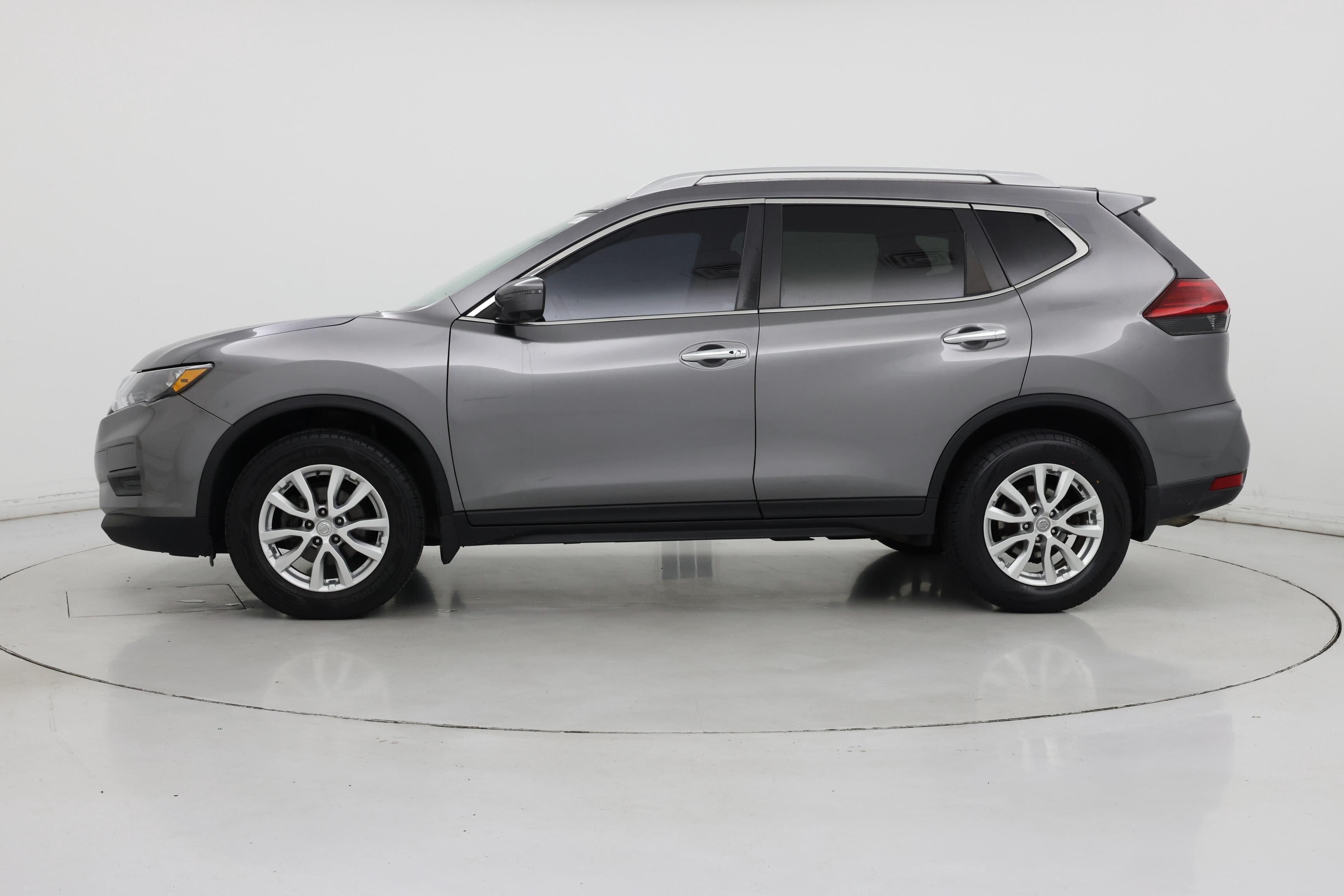 Thumbnail: 2017 Nissan Rogue - 3