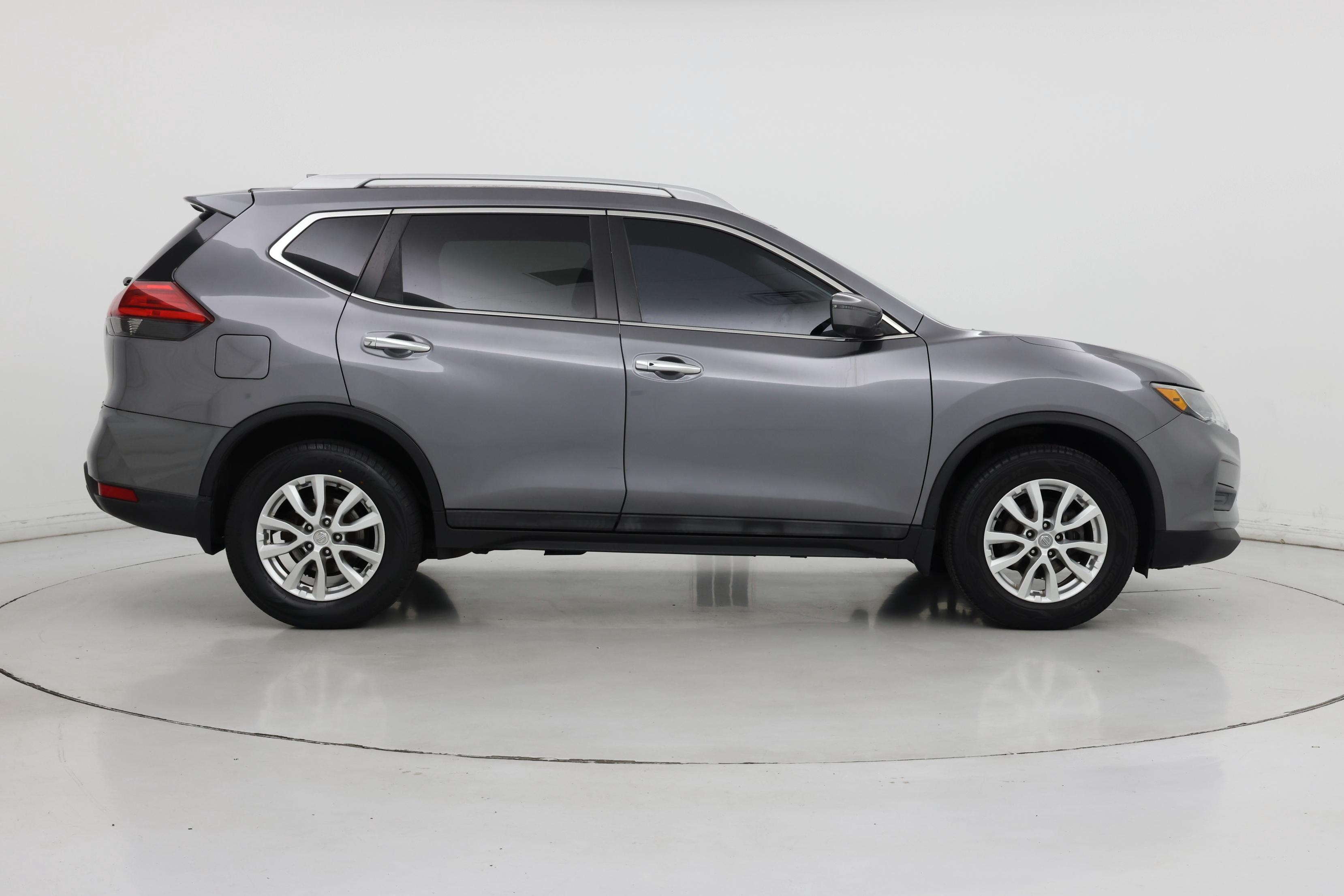 Thumbnail: 2017 Nissan Rogue - 7