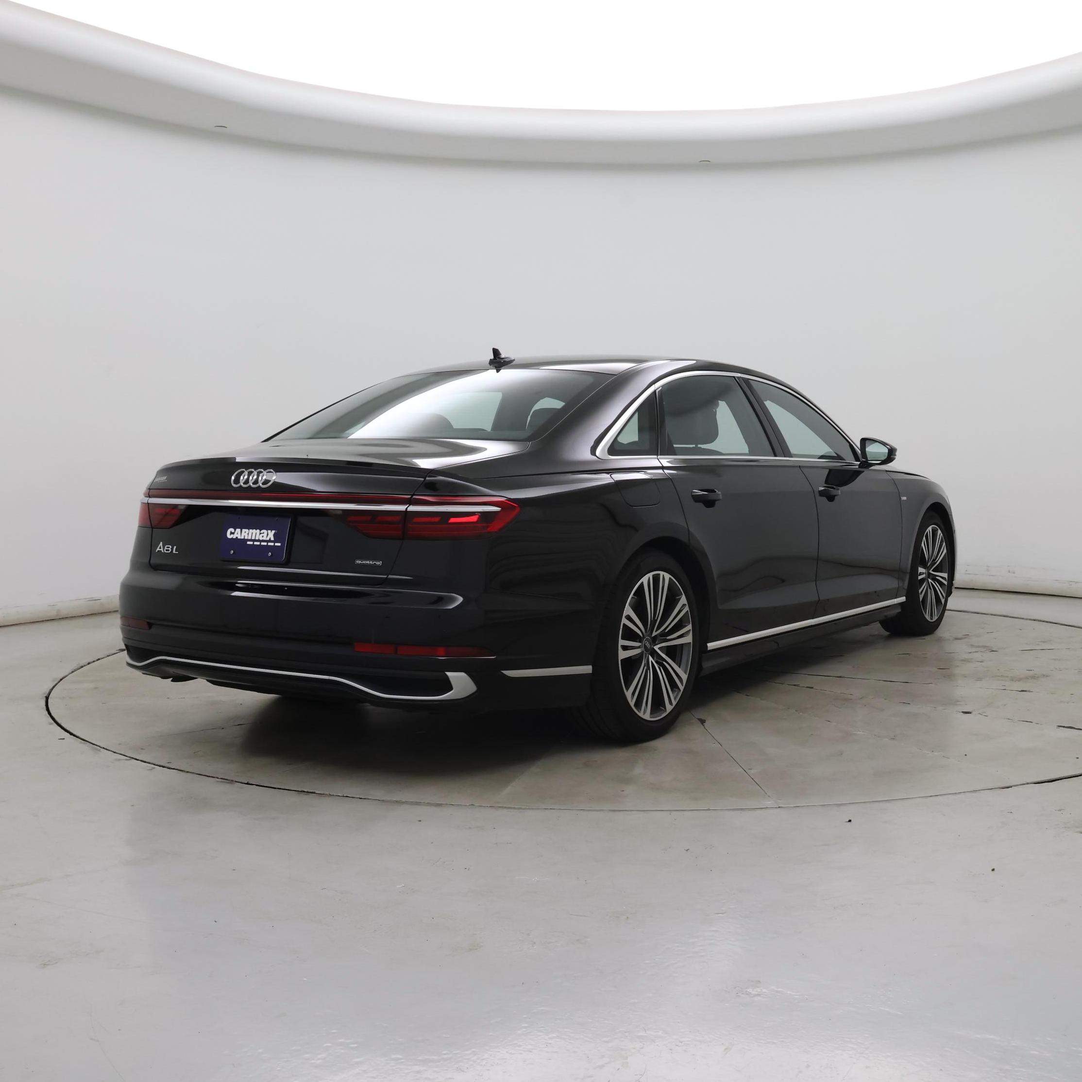Thumbnail: 2023 Audi A8 - 8