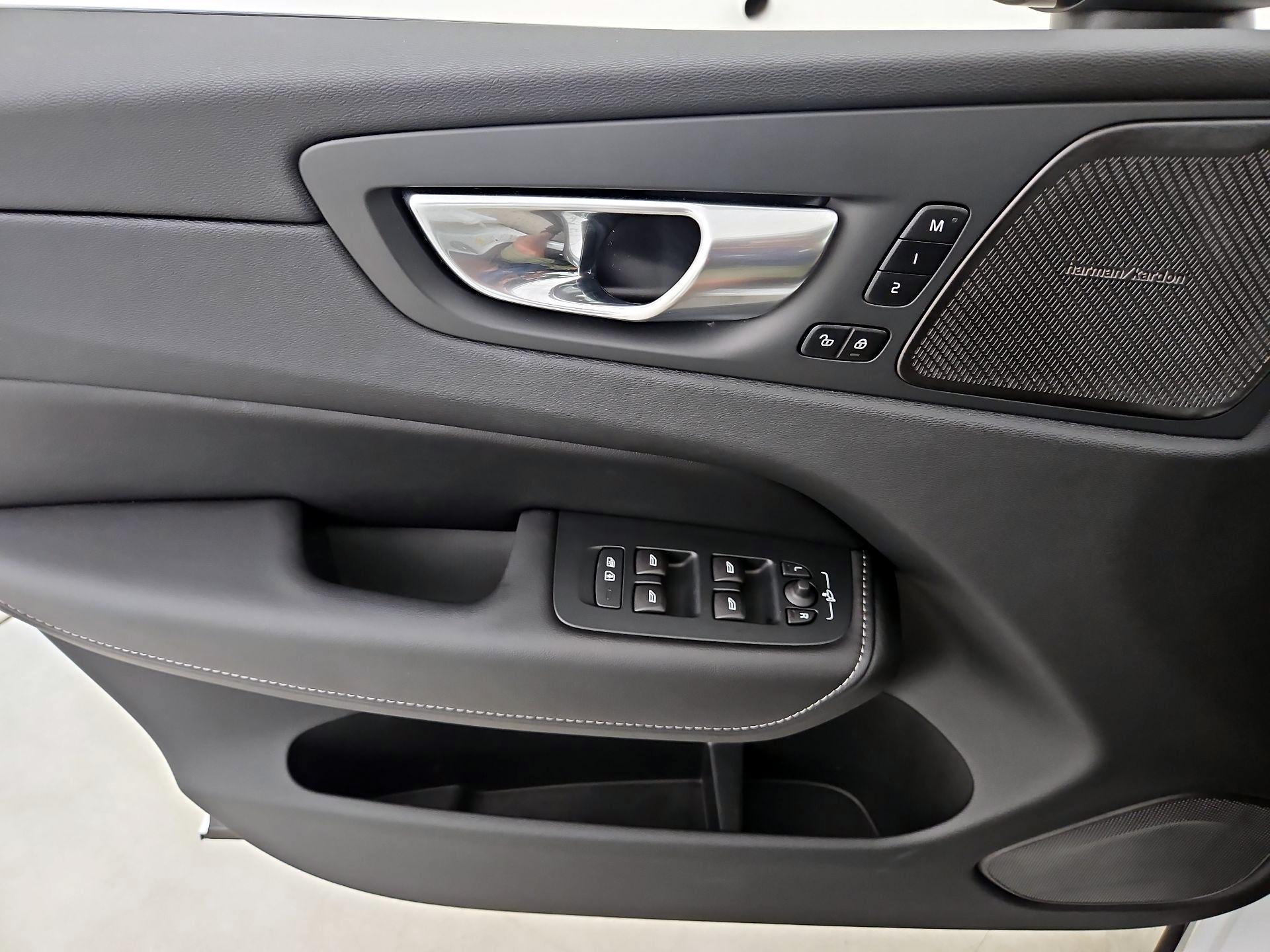 Thumbnail: 2024 Volvo XC60 - 12
