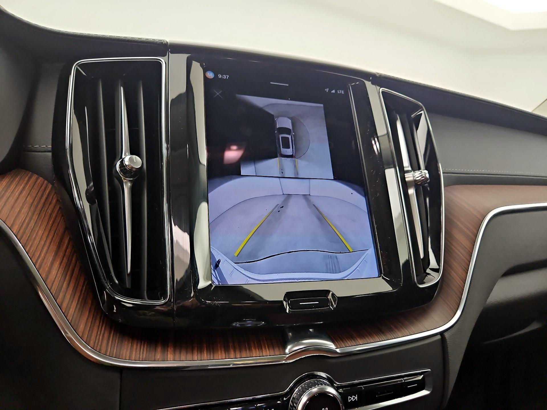 Thumbnail: 2024 Volvo XC60 - 15