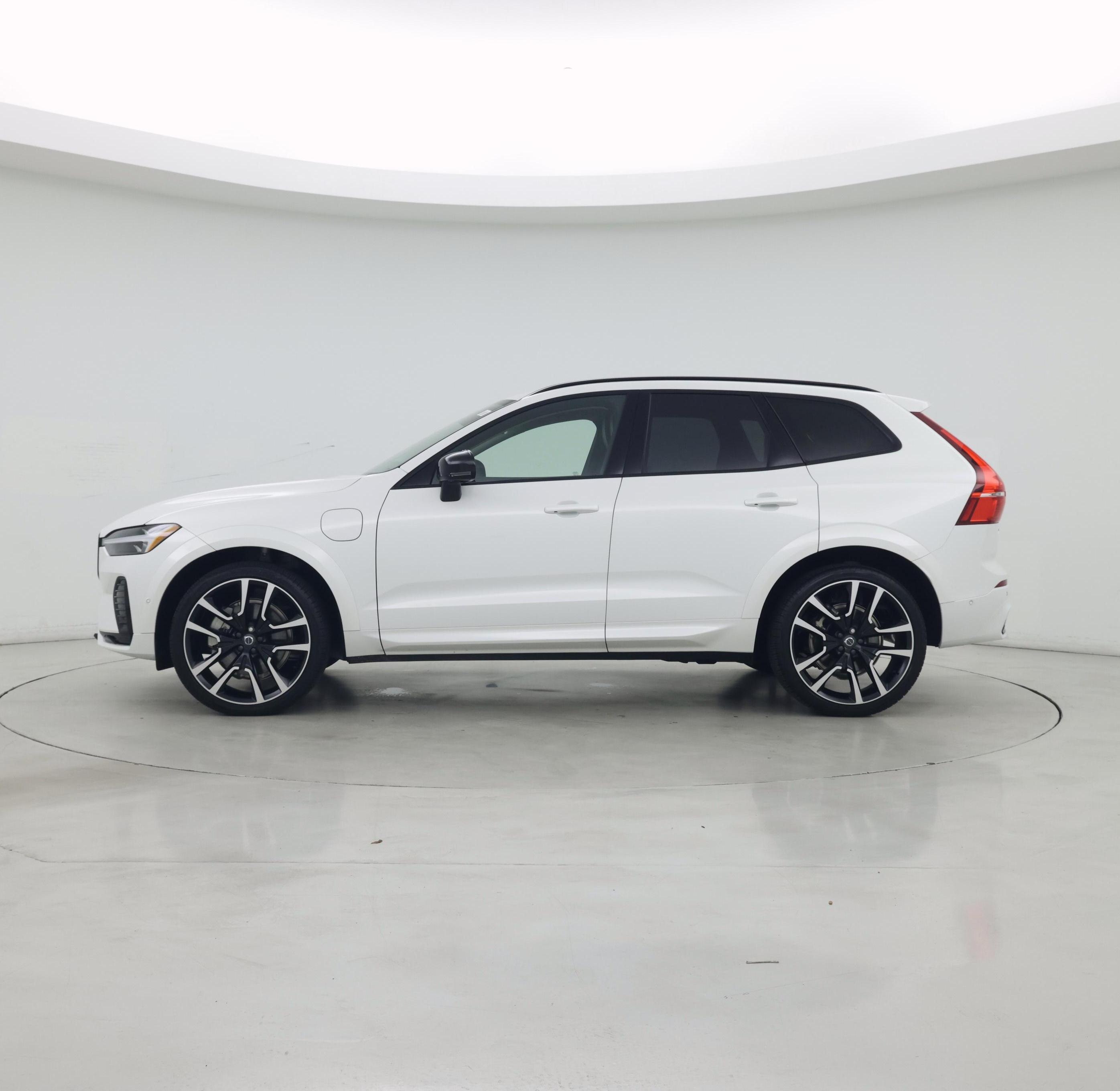 Thumbnail: 2024 Volvo XC60 - 3