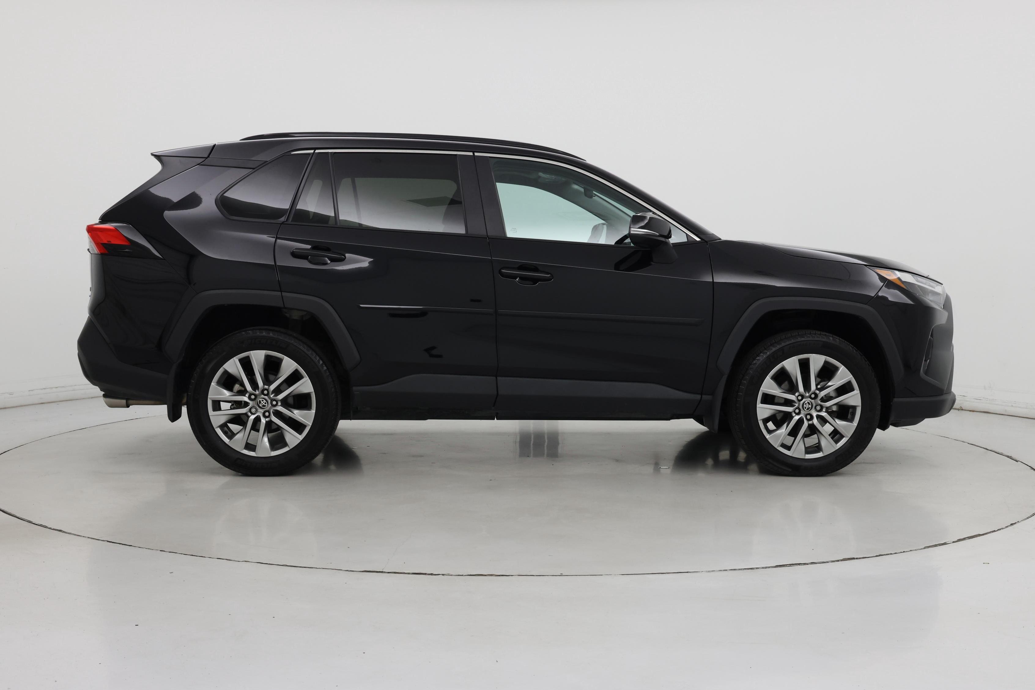 Thumbnail: 2022 Toyota RAV4 - 7