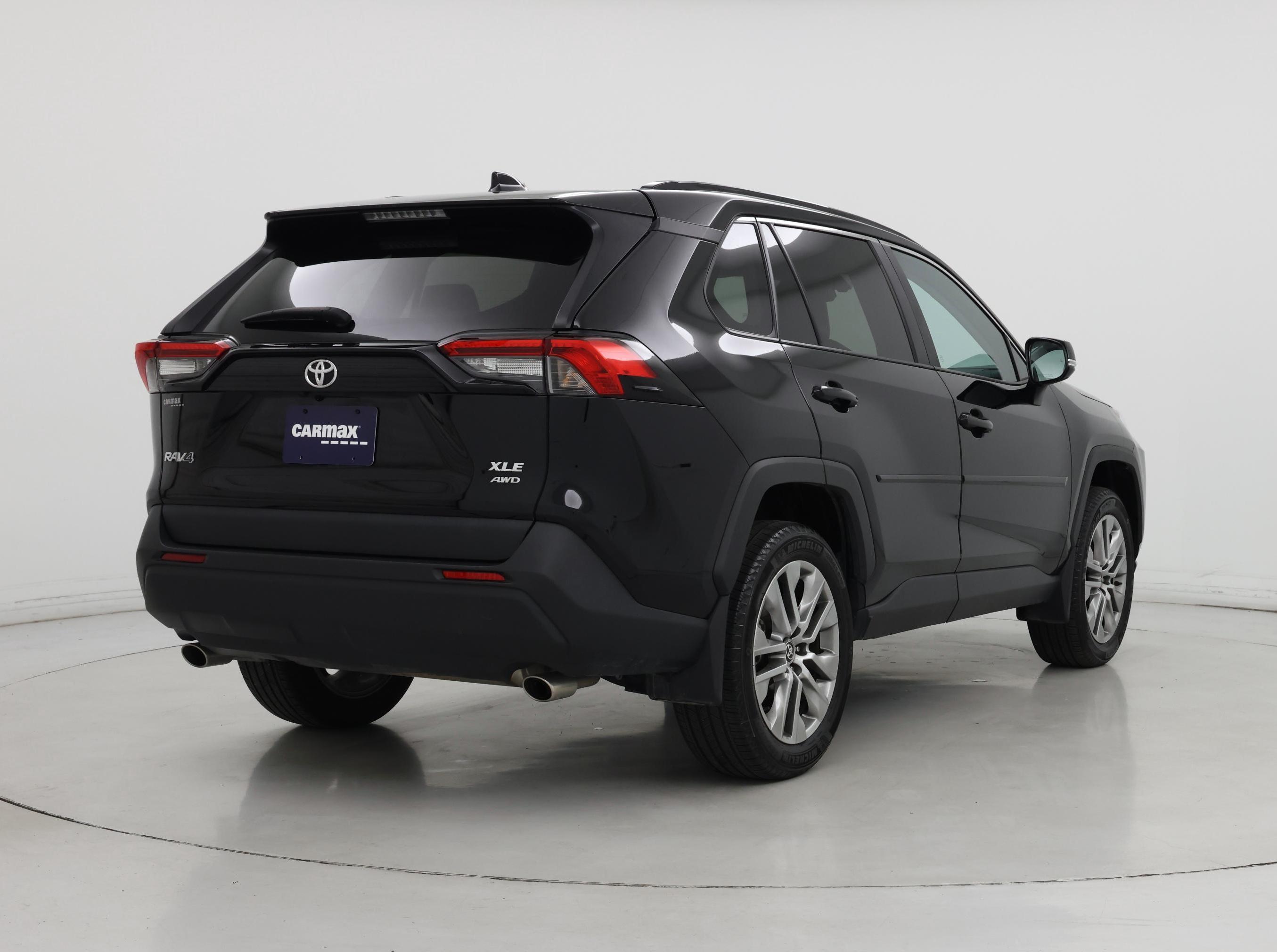 Thumbnail: 2022 Toyota RAV4 - 8