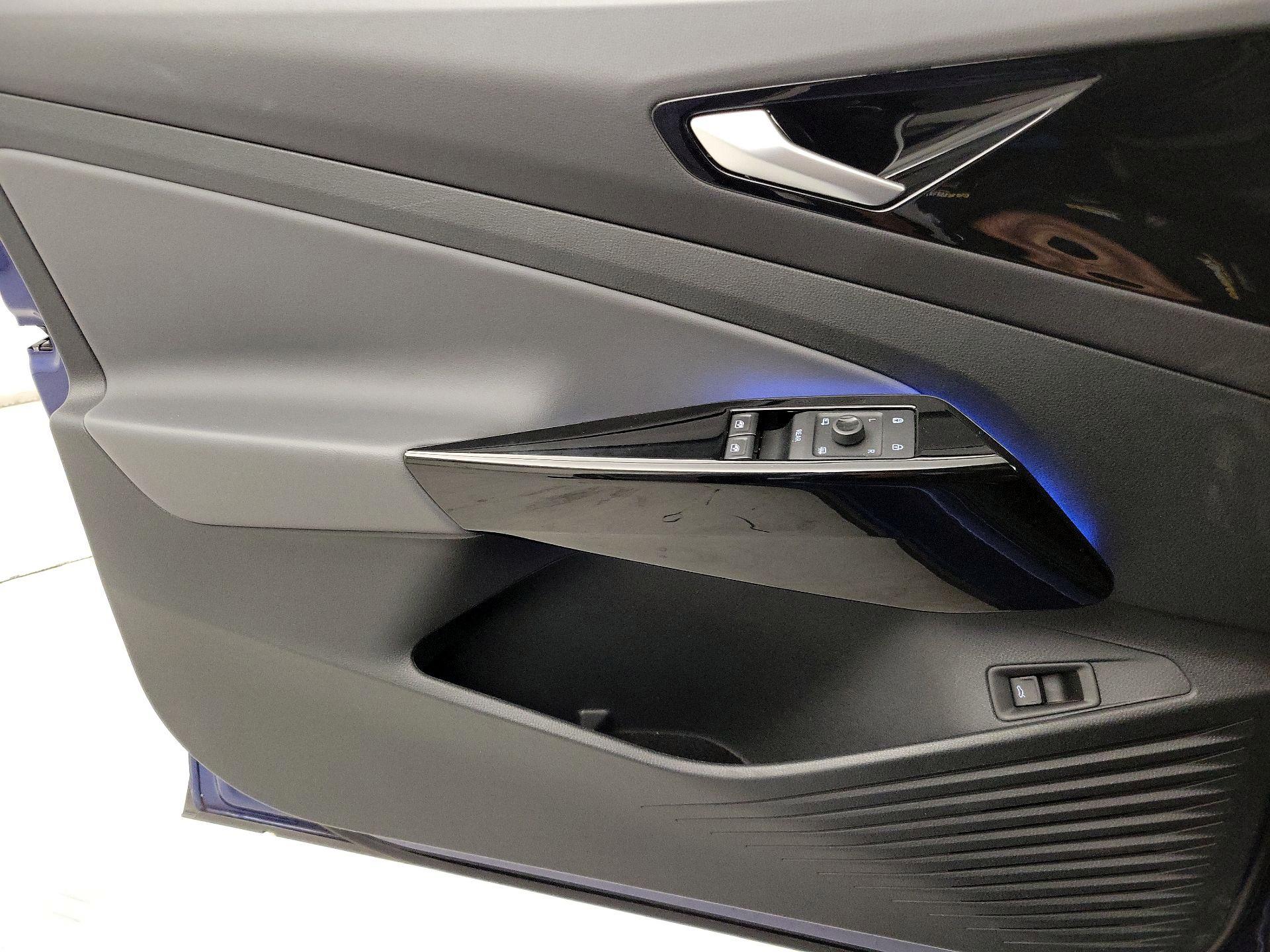Thumbnail: 2021 Volkswagen ID.4 - 12