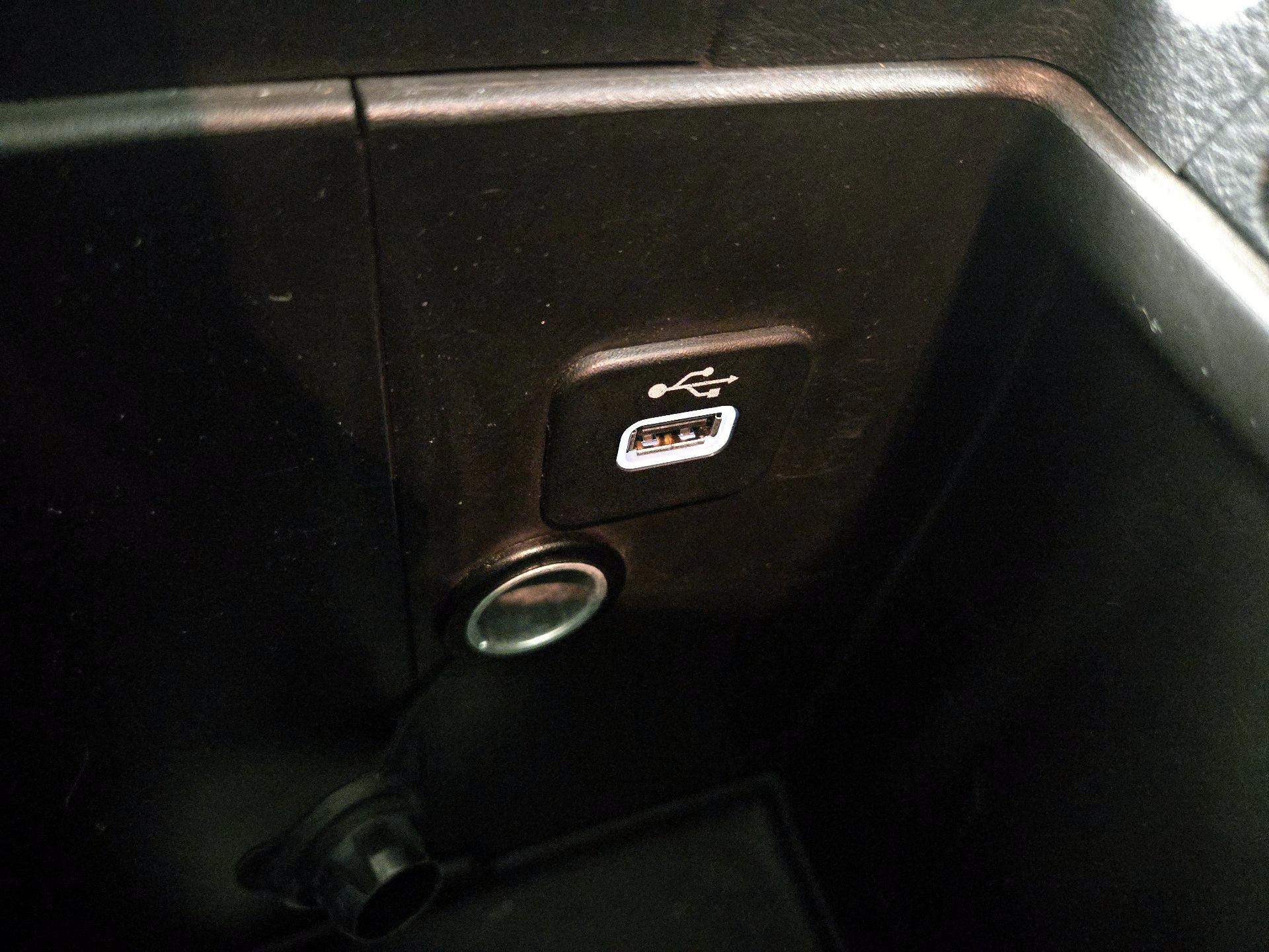 Thumbnail: 2016 Jeep Wrangler - 16