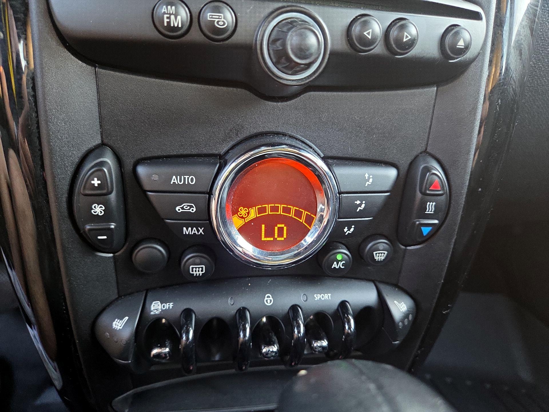 Thumbnail: 2015 MINI Cooper Countryman - 14