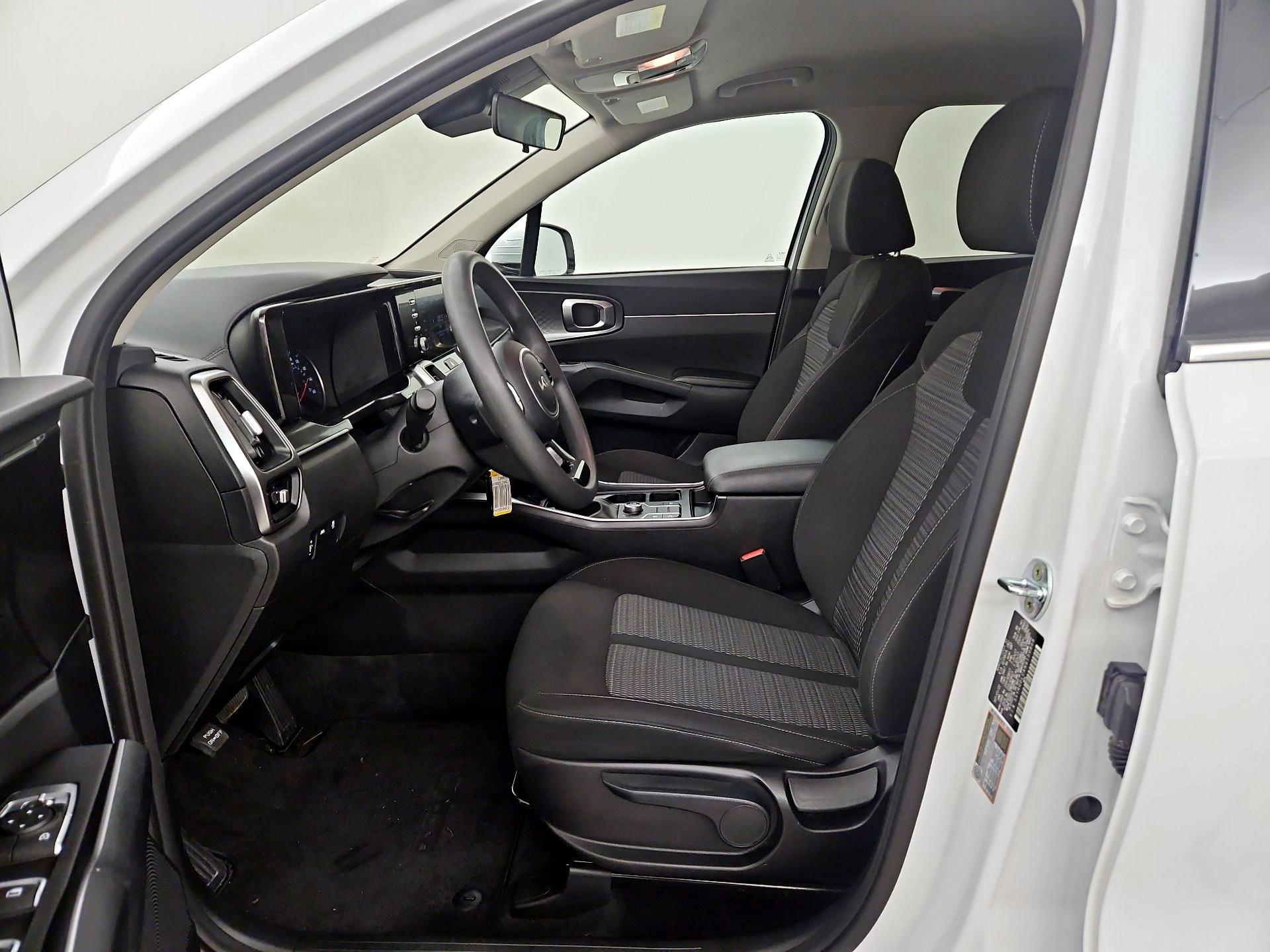 Thumbnail: 2022 Kia Sorento - 11